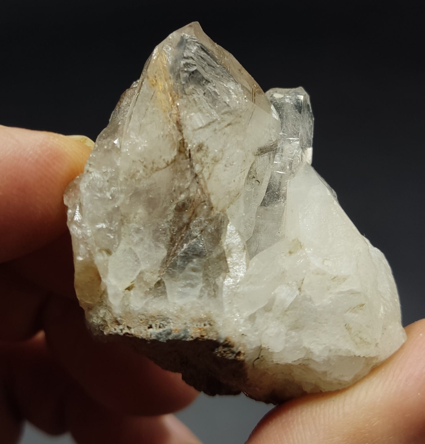 An Aesthetic specimen of rutiles included quartz crystal 41 grams