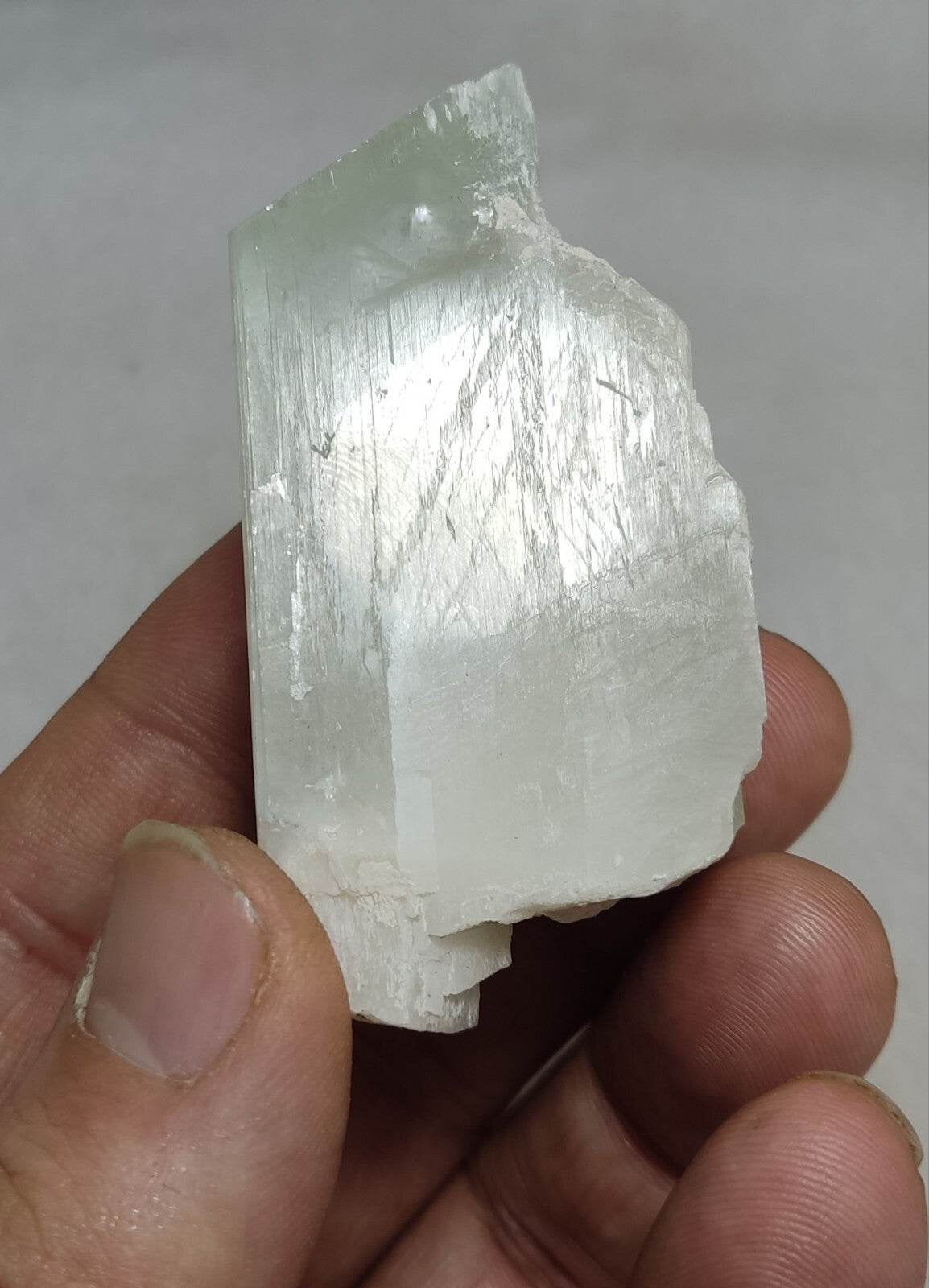 An Aesthetic terminated spodumene floater crystal specimen 92 grams