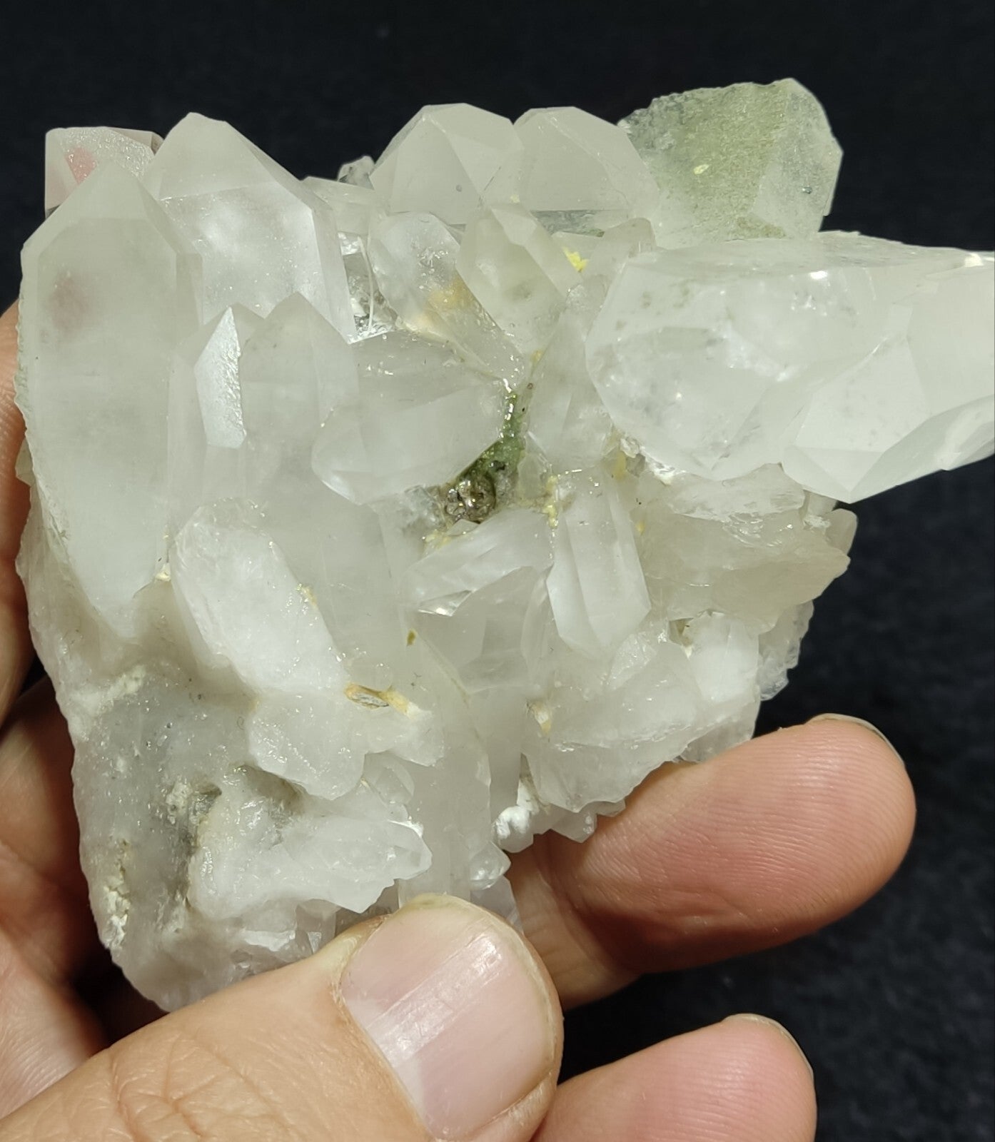 An Aesthetic terminated specimen of Quartz cluster 201 grams