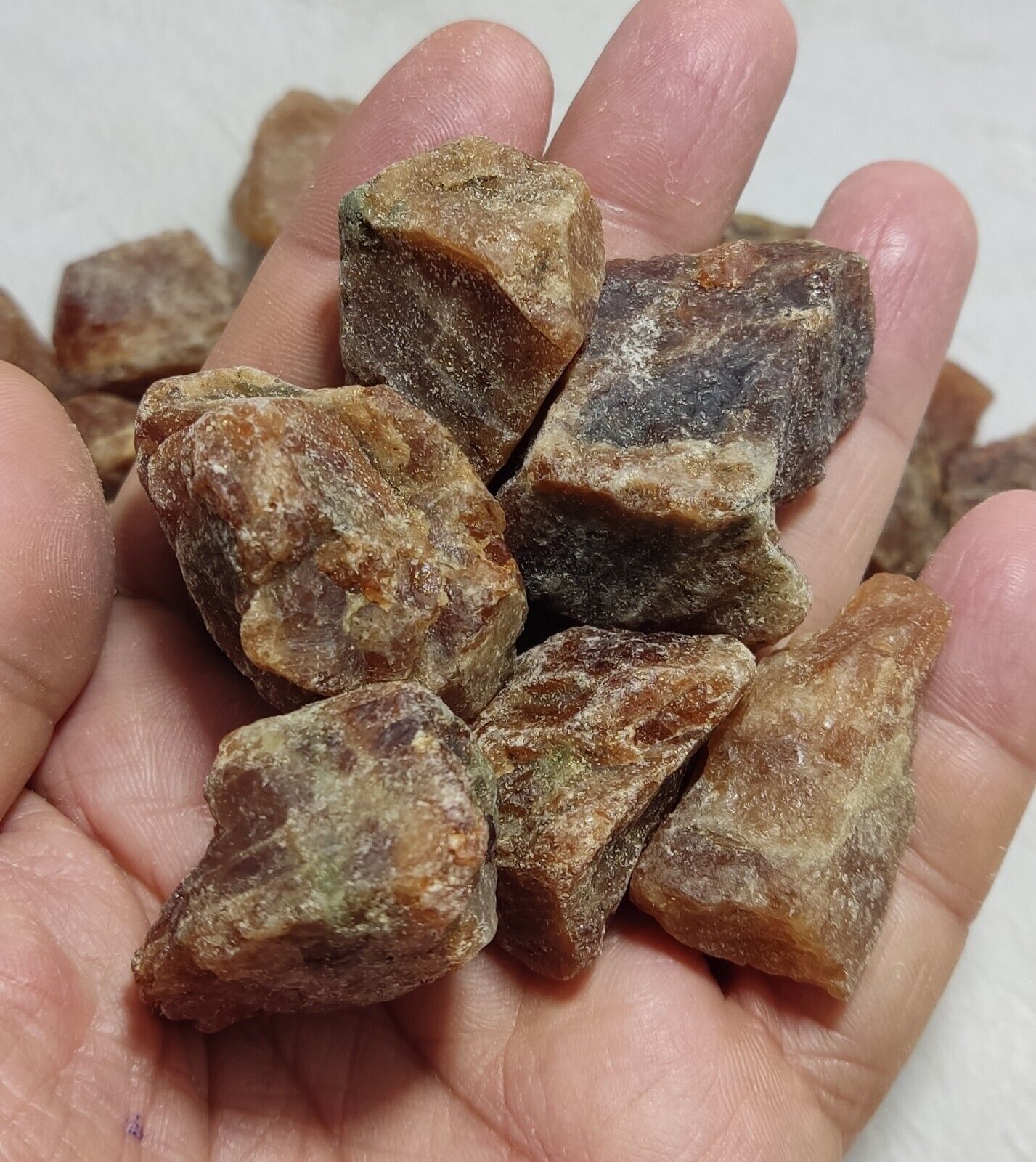 1000 grams lot of rough hessonite garnets