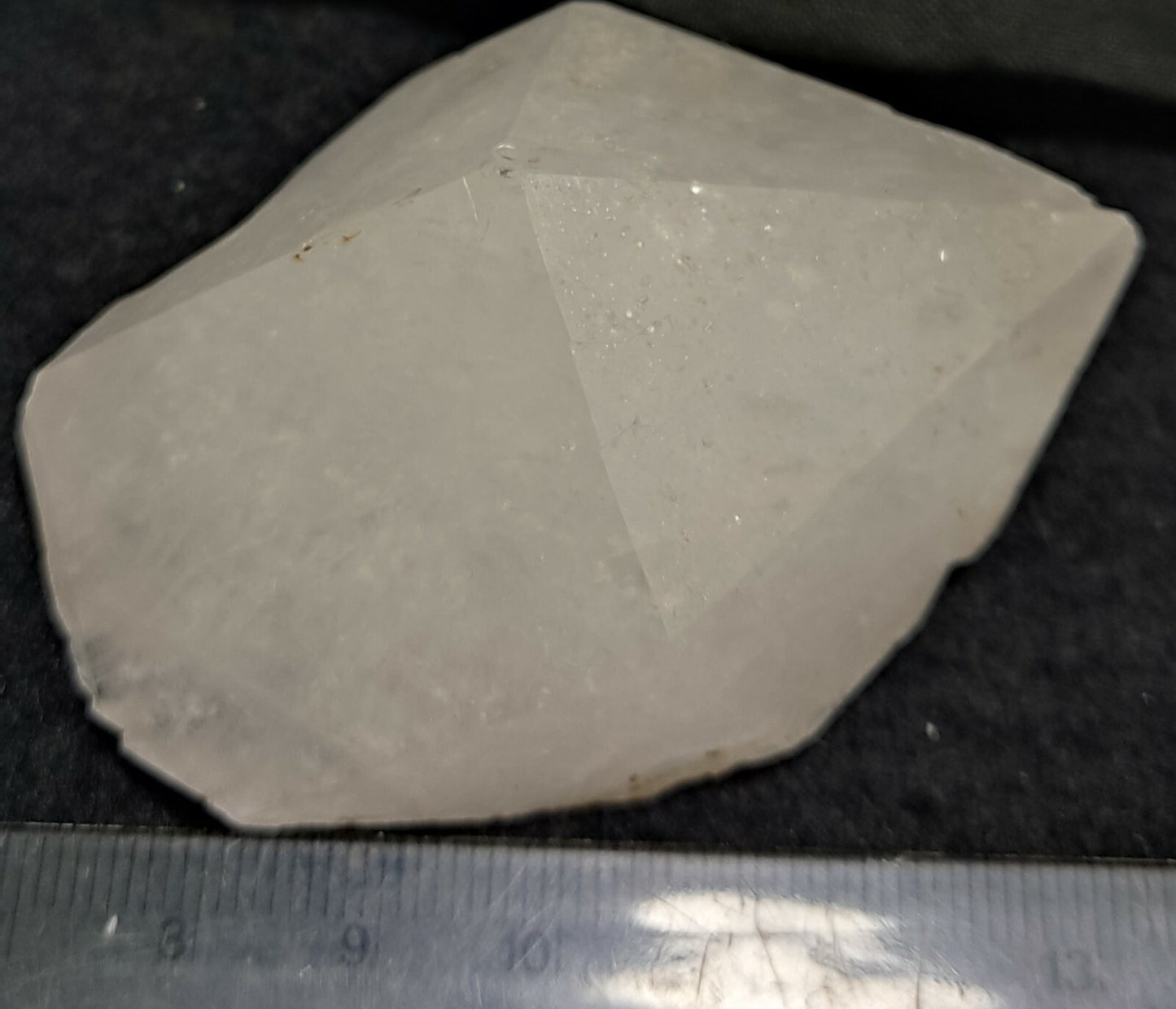 A very Aesthetic Natural beautifully terminated Quartz crystal 96 grams