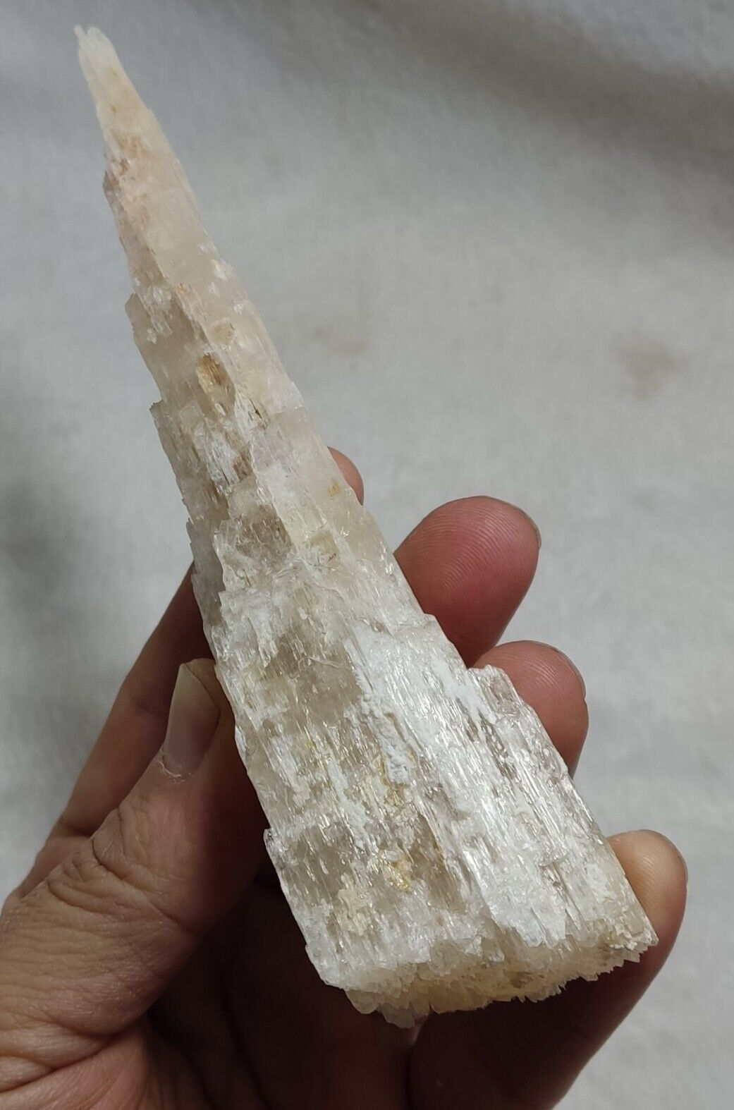 A very Aesthetic Natural elongated fully etched spodumene crystal 200 grams