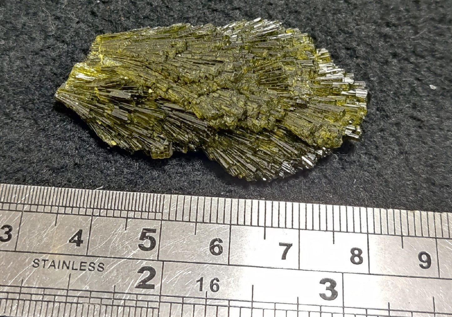 Single natural Epidote Crystal spray formations 21 grams