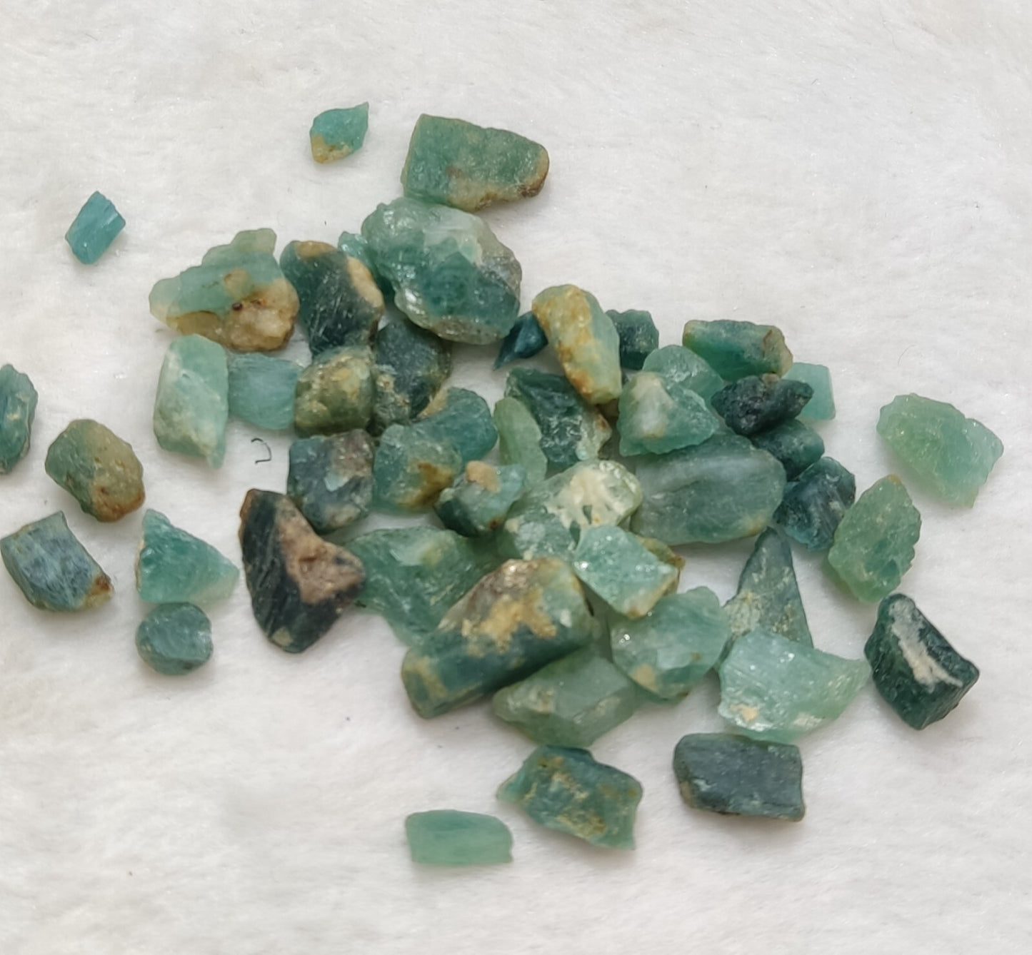 52 grams Rare grandidierite