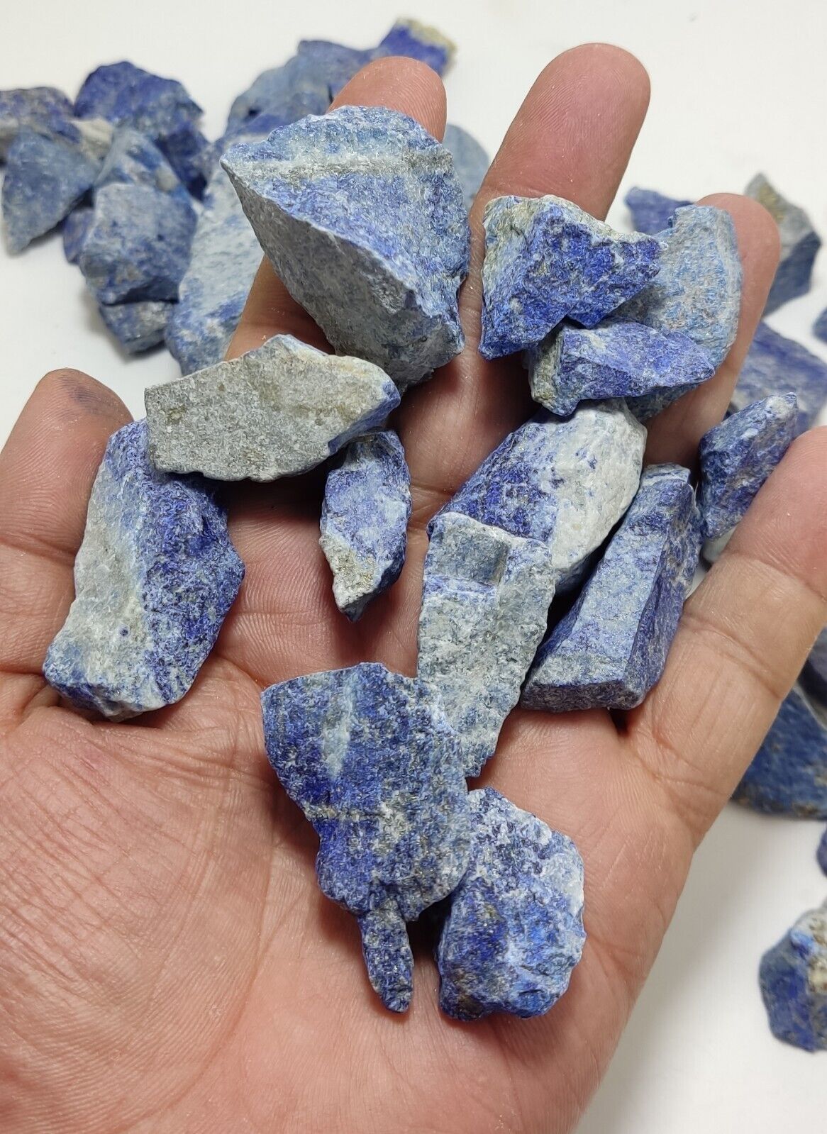 750 grams Natural Rough lapis lazuli