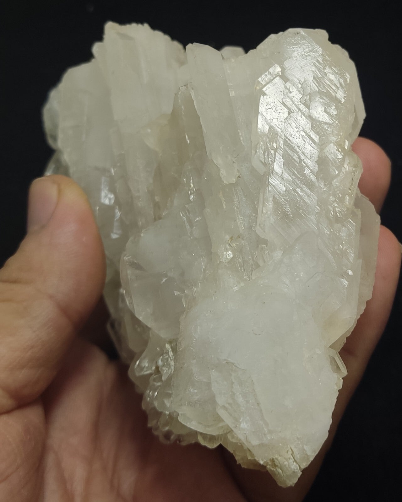 An aesthetic specimen of terminated faden Quartz crystals cluster 462 grams