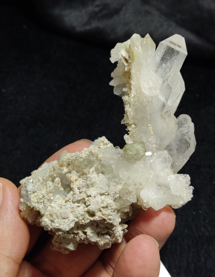 Natural quartz Cluster specimen 144 grams