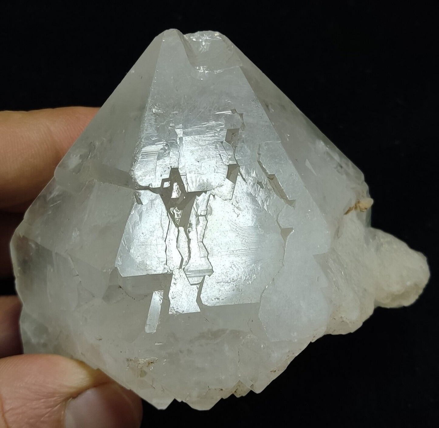 An Aesthetic Natural beautifully terminated Quartz specimen 419 grams