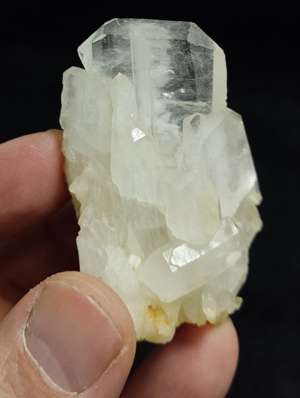 An Aesthetic Natural Faden Quartz specimen 63 grams