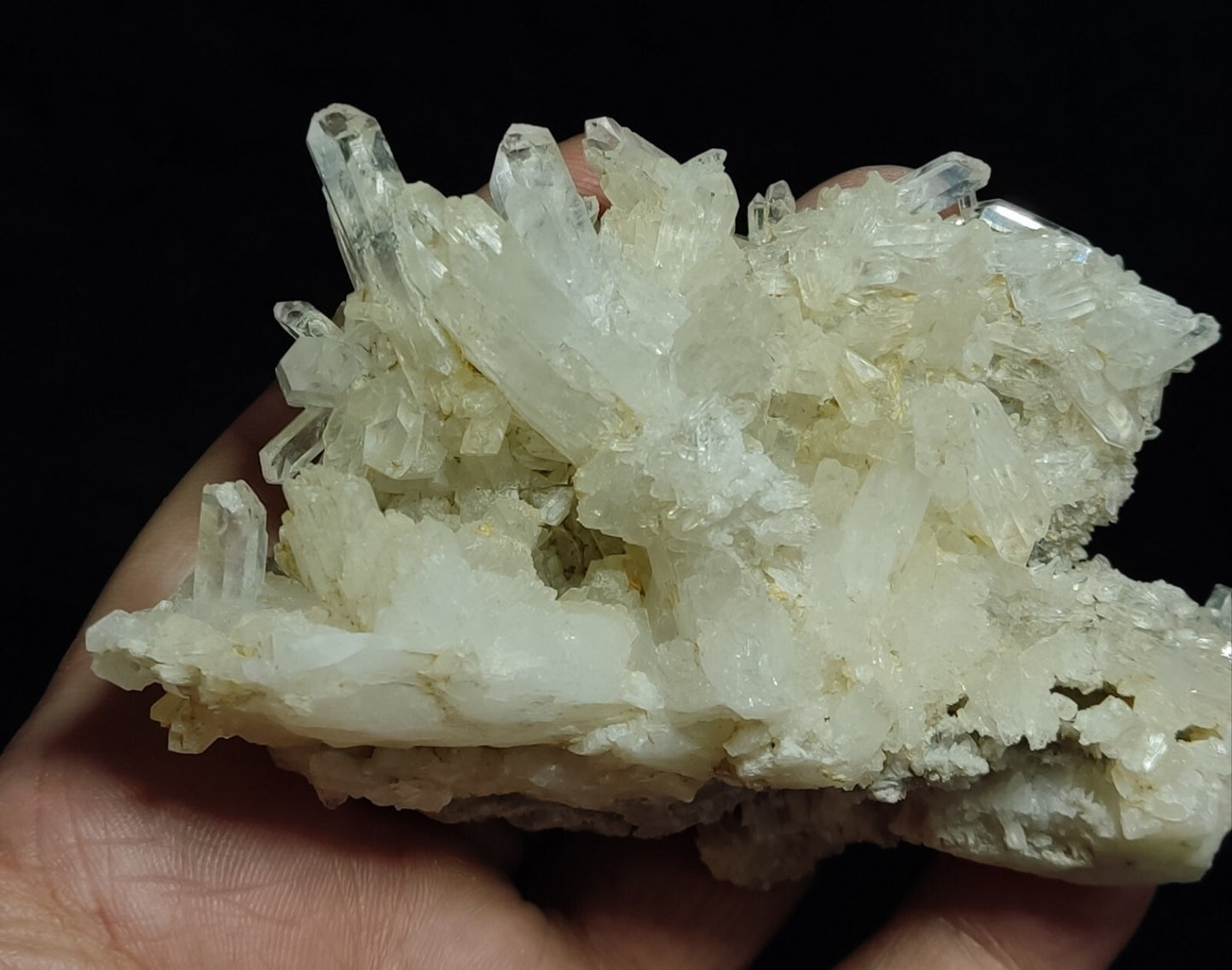 Very Aesthetic Quartz Crystal Cluster 207 grams