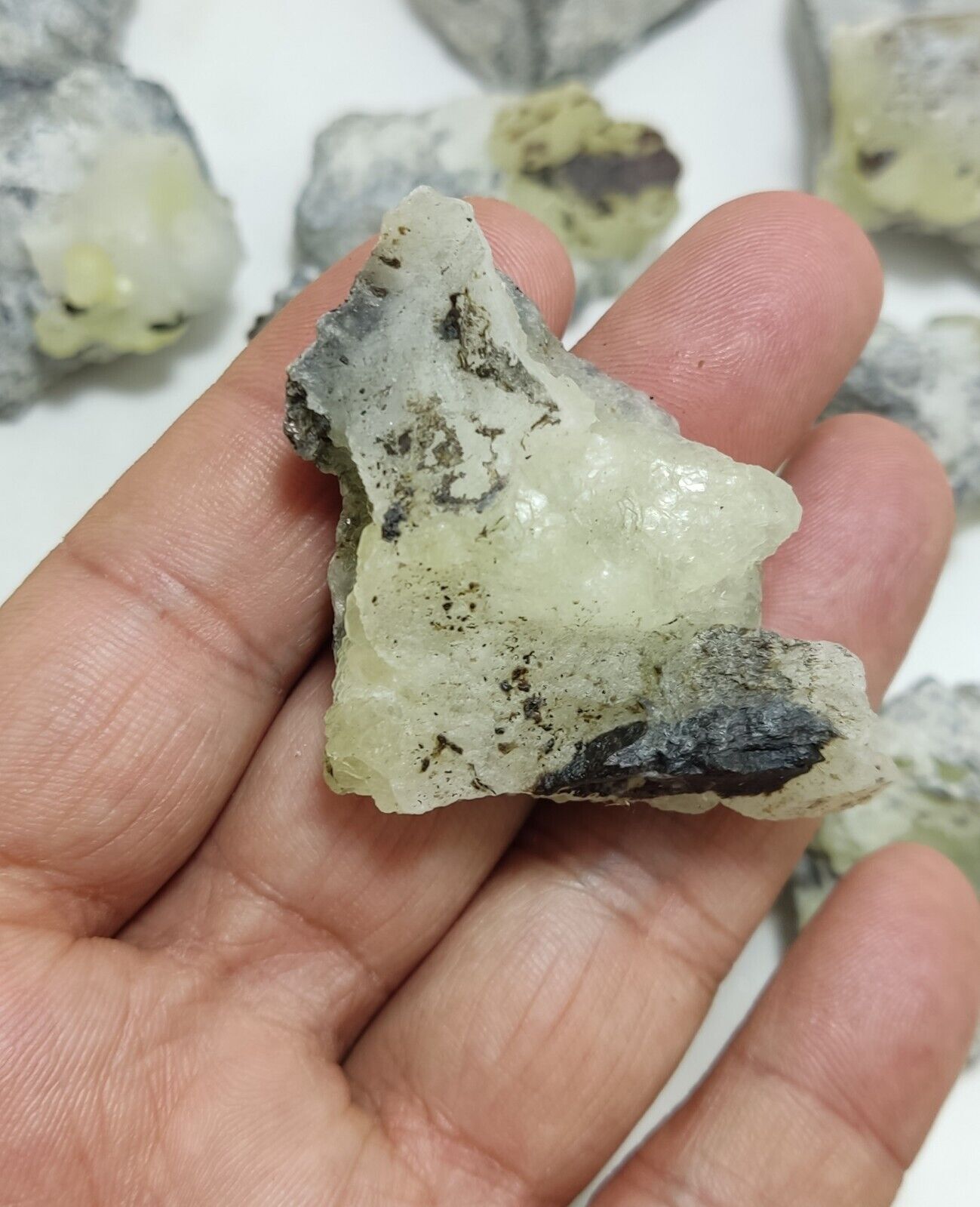 1130 grams Brucite on matrix with chromite