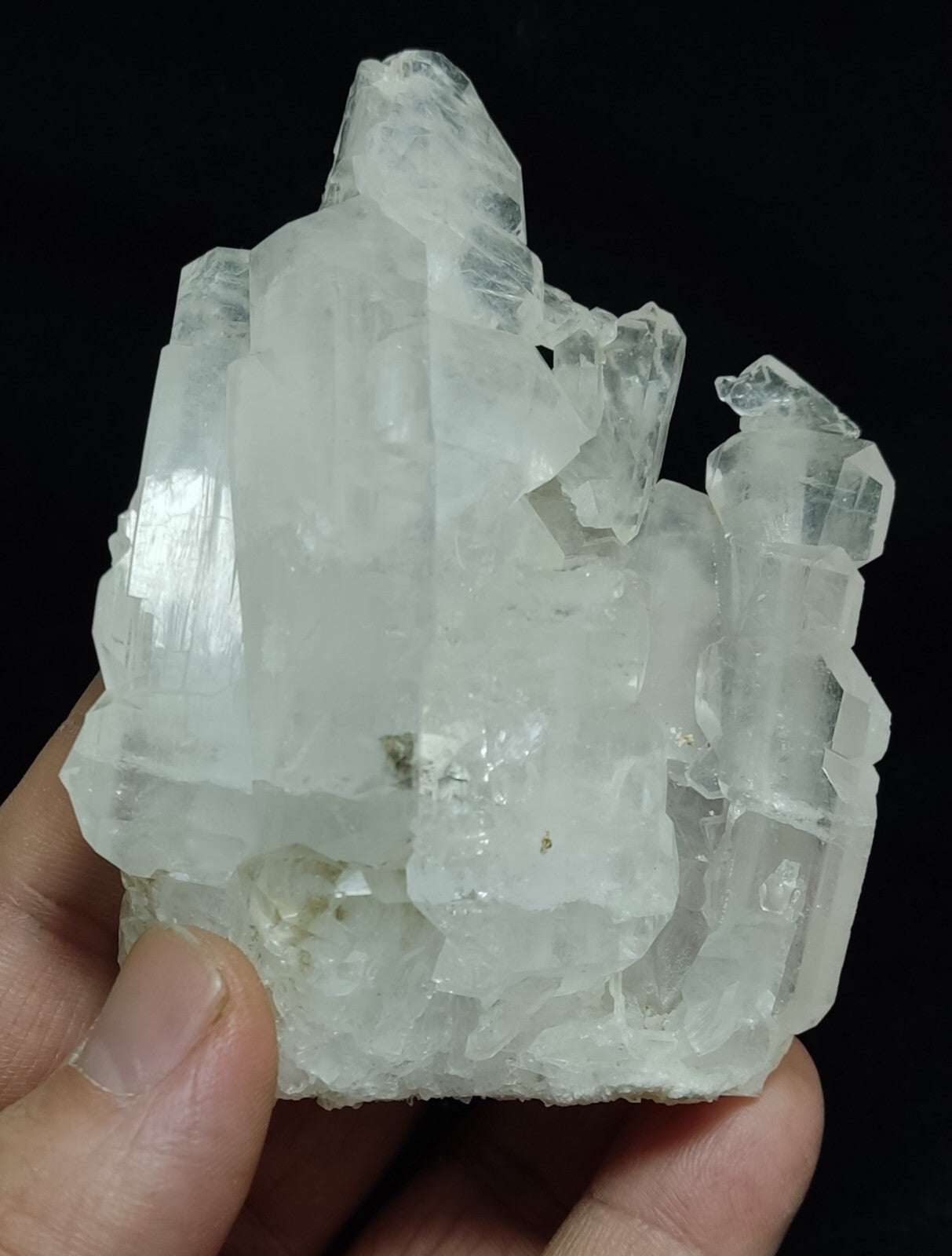An aesthetic specimen of terminated faden Quartz crystals cluster 197 grams