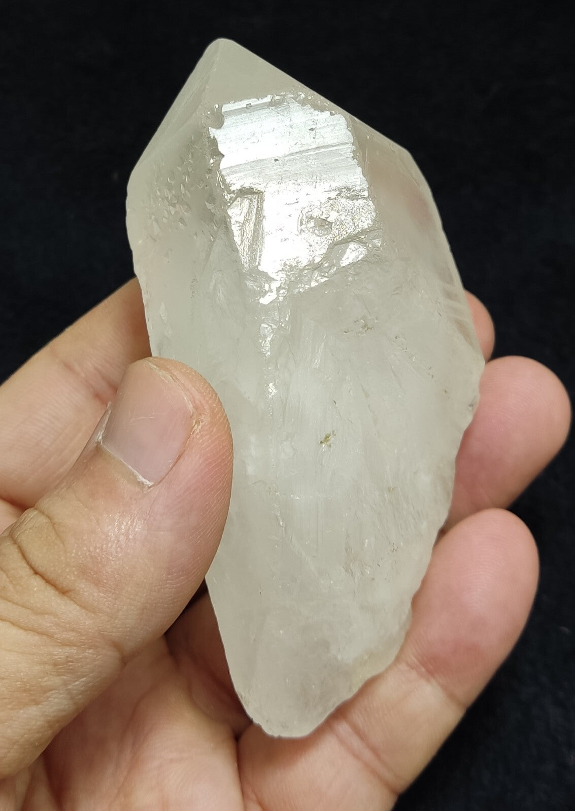 An Aesthetic terminated specimen of Quartz crystal 216 grams