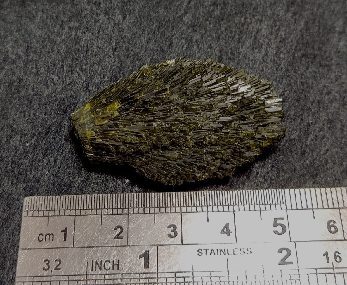 Epidote crystal spray like formations 20 grams