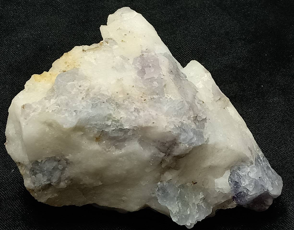 UV reactive tenebrescent Fluorescent Hackmanite 281 grams