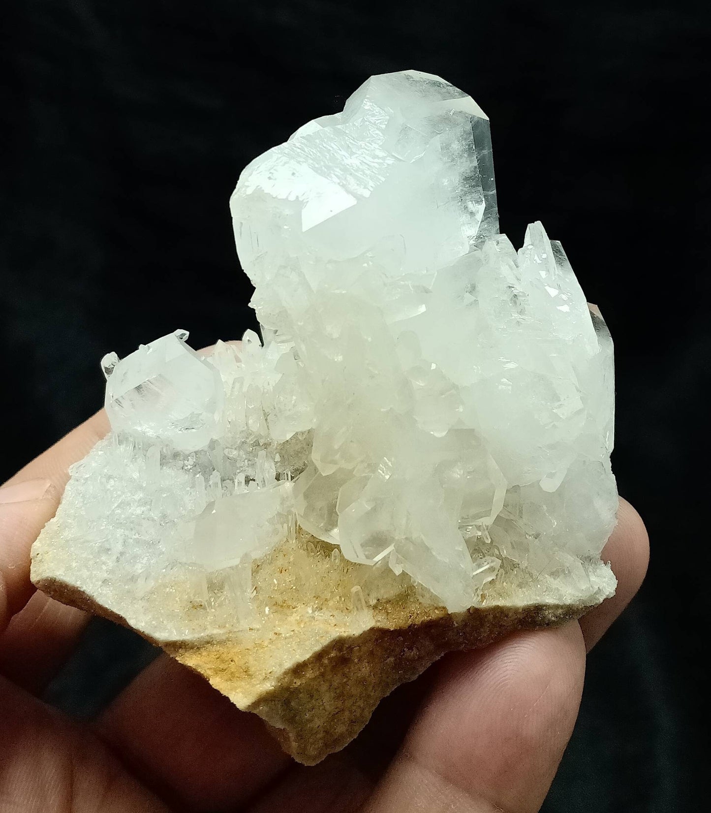 Single beautiful Faden Quartz Crystals specimen 171 grams