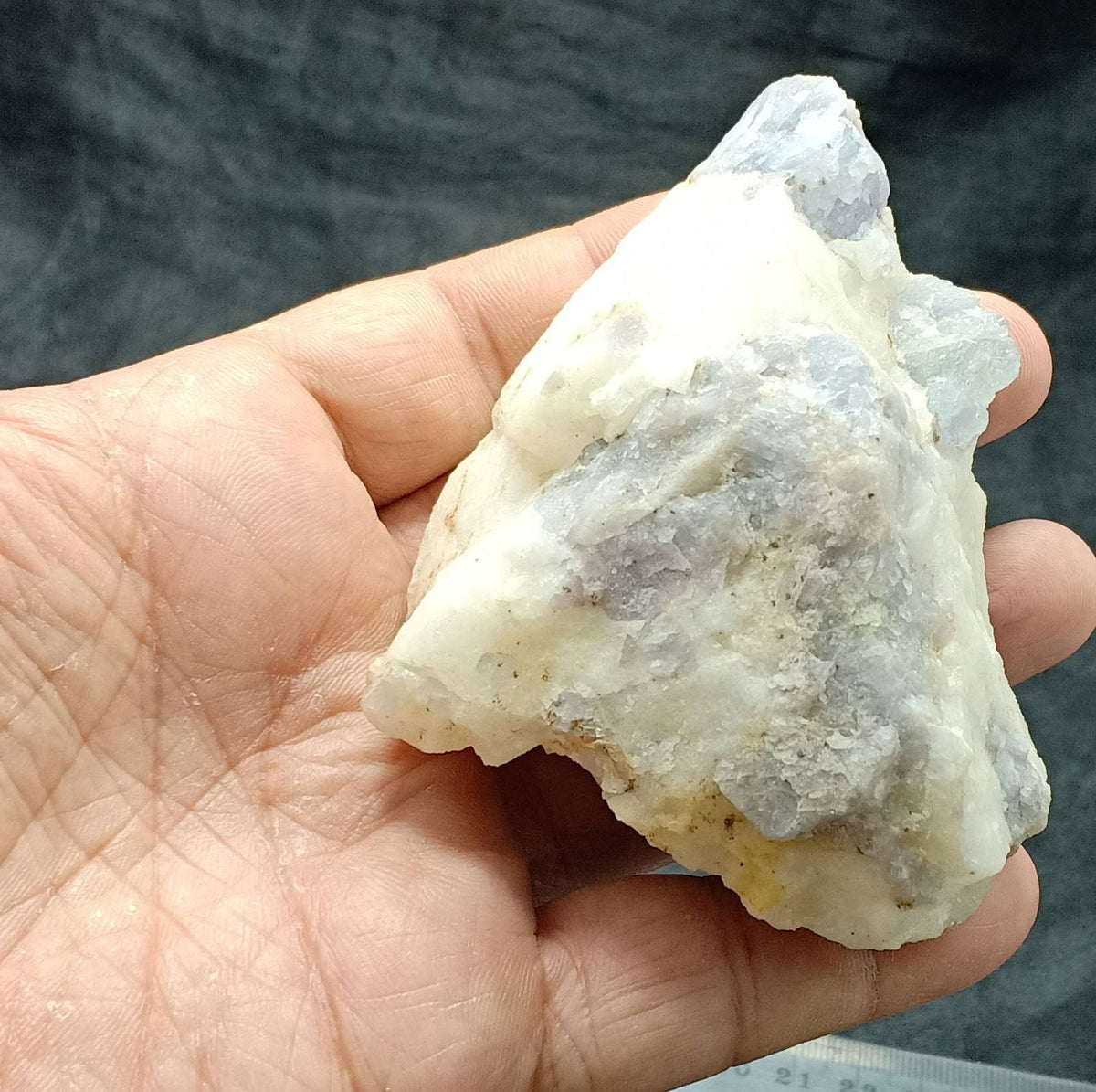 UV reactive tenebrescent Fluorescent Hackmanite 281 grams