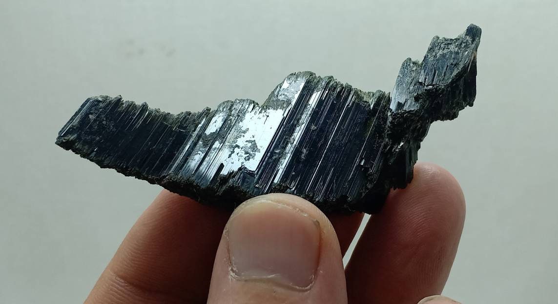 Natural aegirine crystal 29 grams