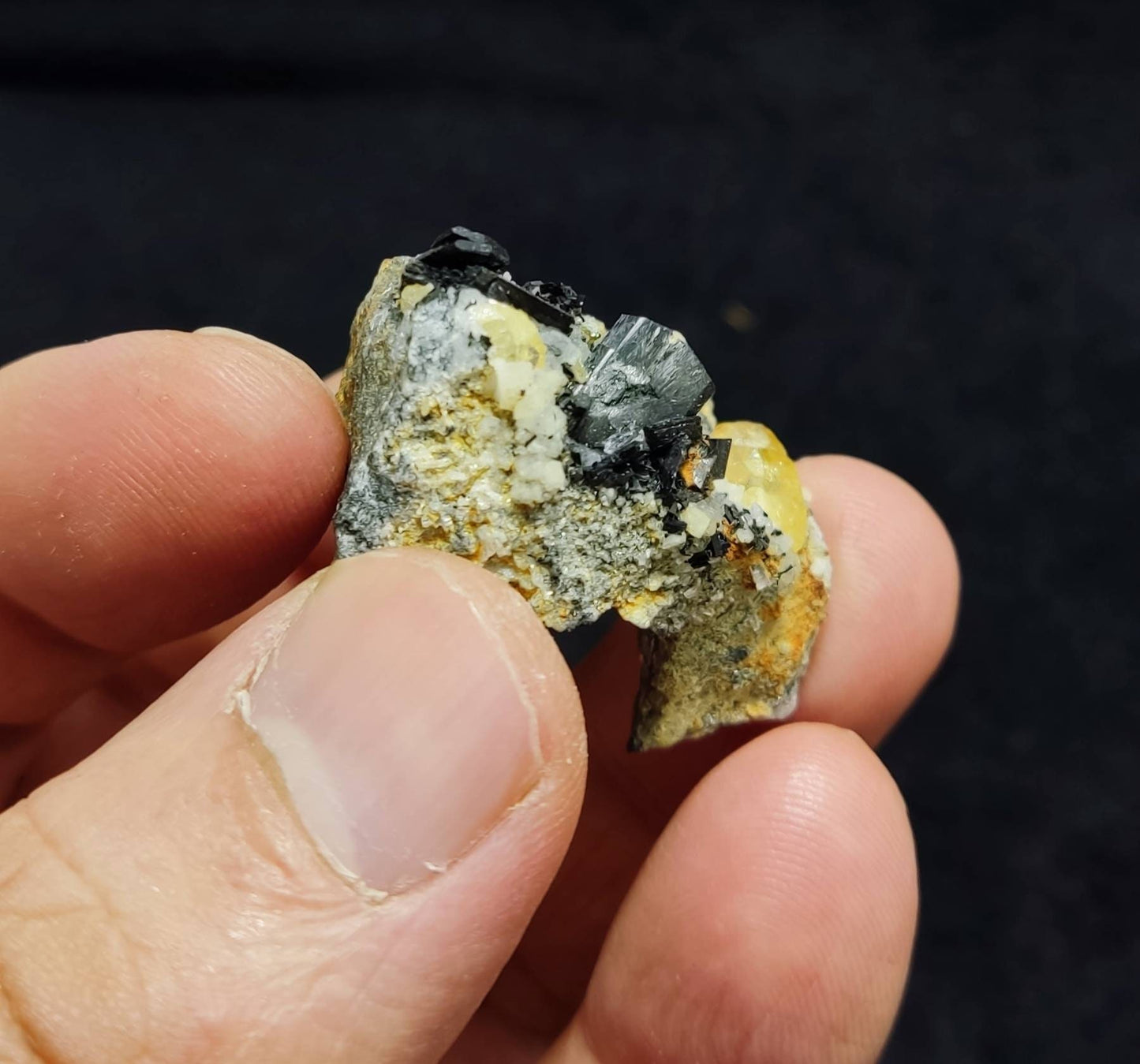 Titanite sphene with actinolite or possibly aegirine on matrix 23 grams