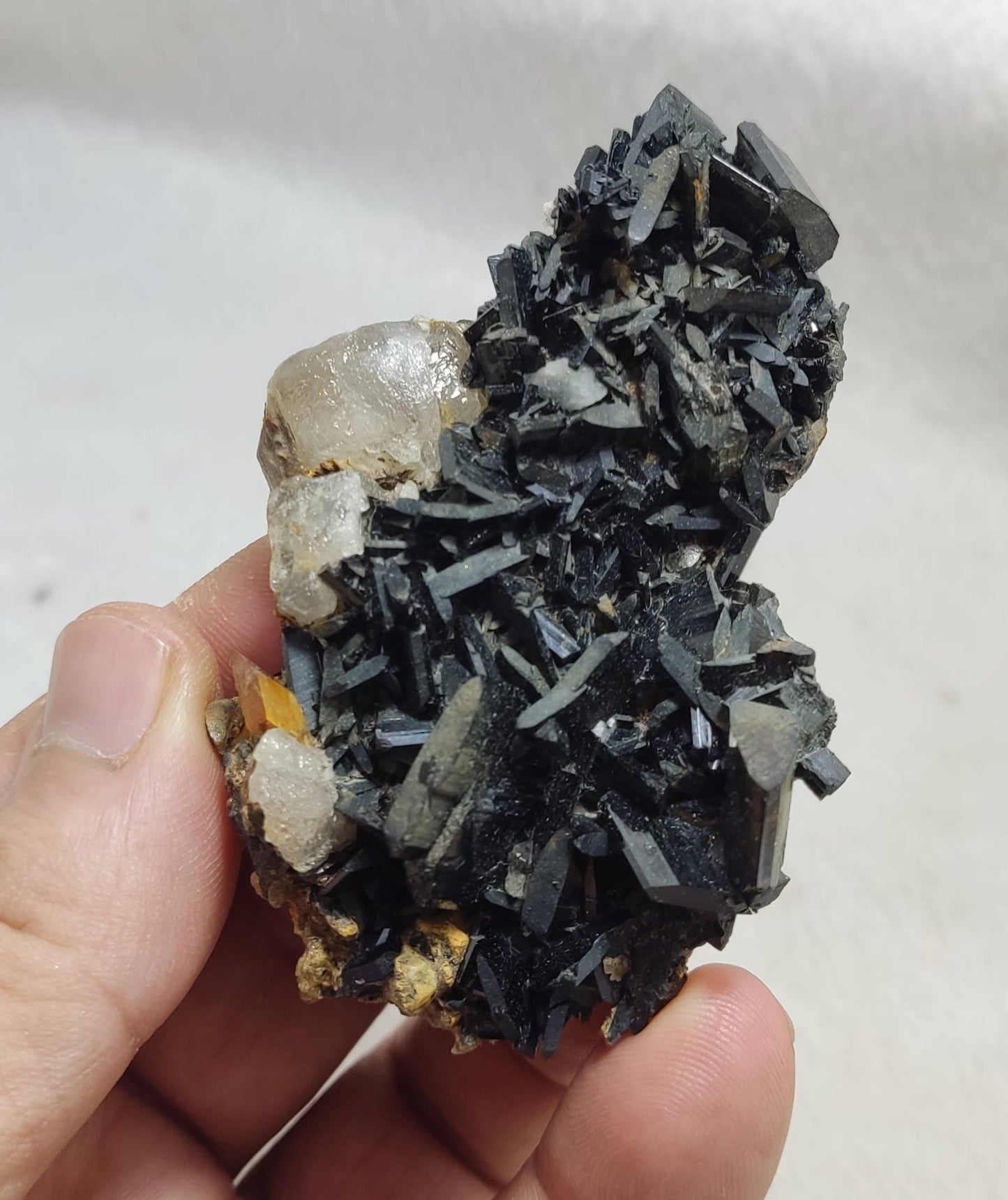 Aegirine crystals on matrix with titanite sphene and calcite 81 grams