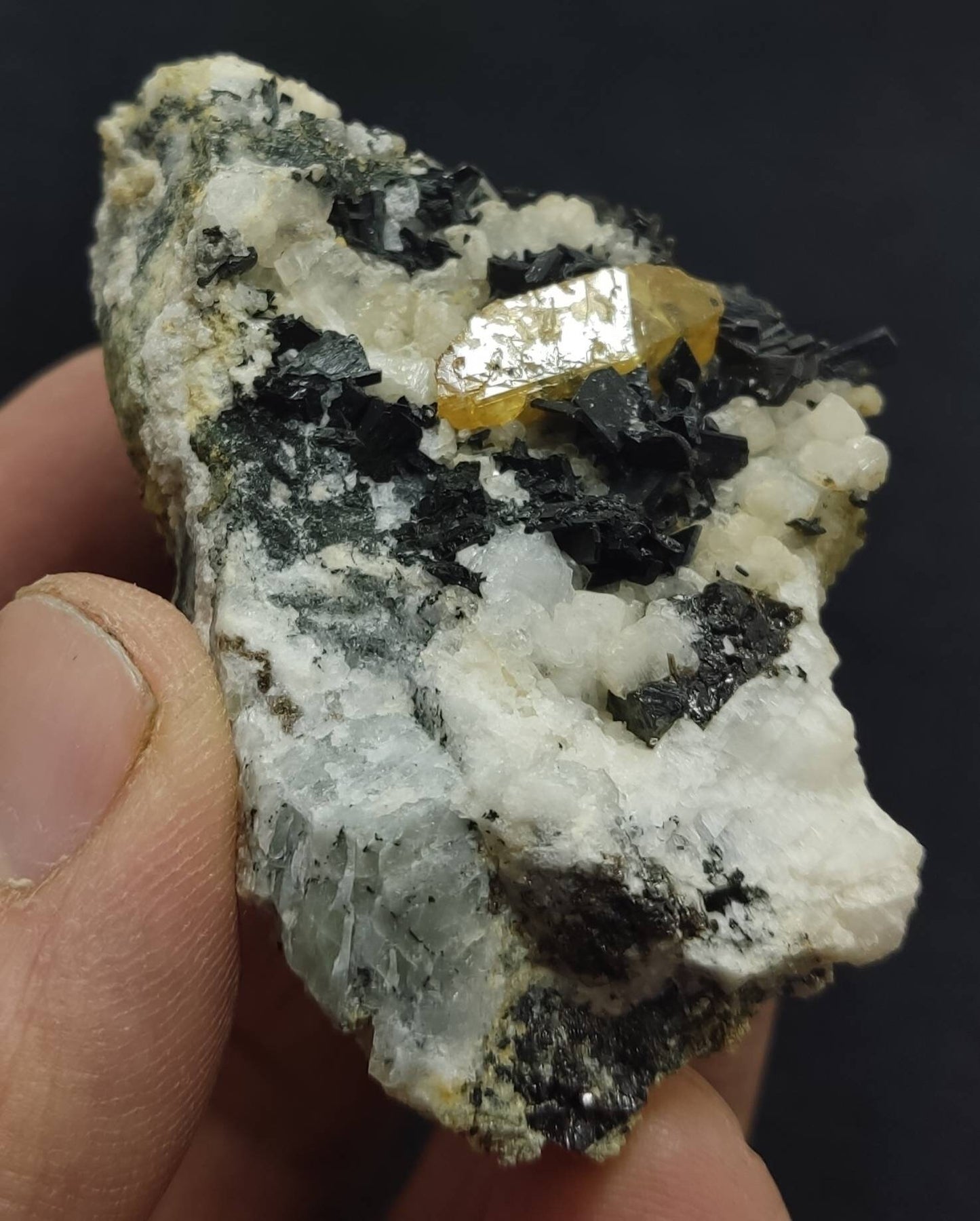 An amazing specimen of titanite sphene with actinolite or aegirine on matrix 98 g