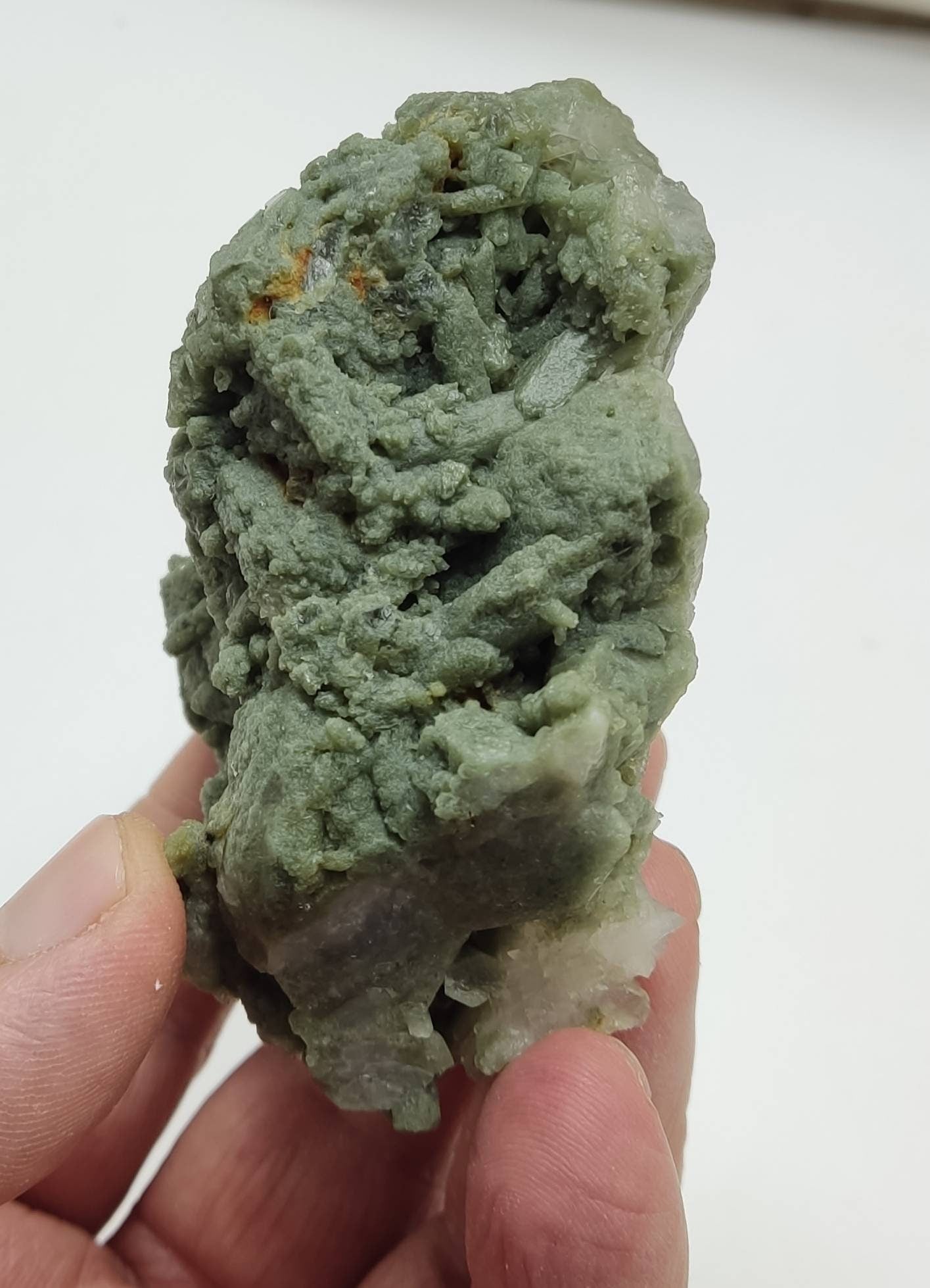 An Aesthetic Natural crystals cluster of beautifully terminated Chlorite Quartz 190 grams