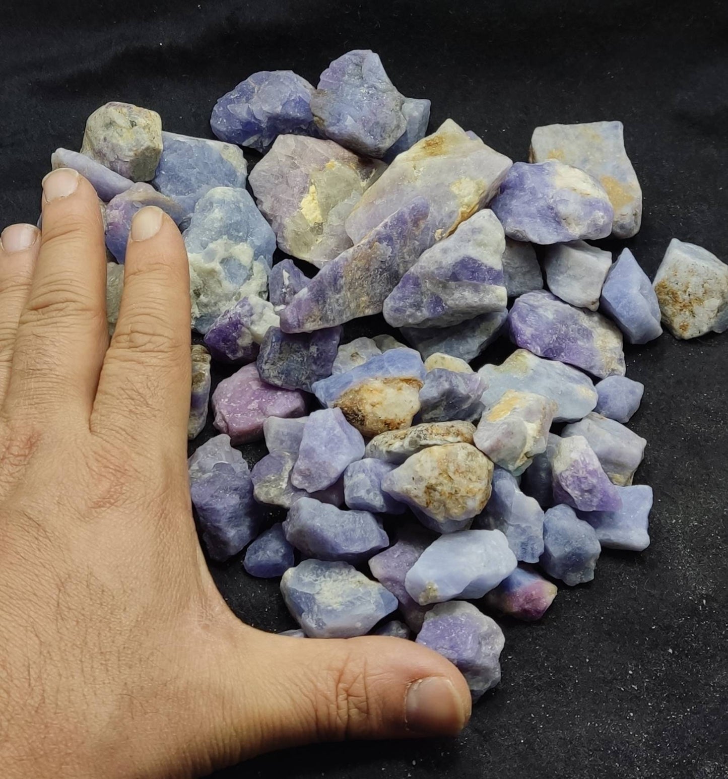 Tenebrescent UV reactive fluorescent rough Hackmanite 1000 grams