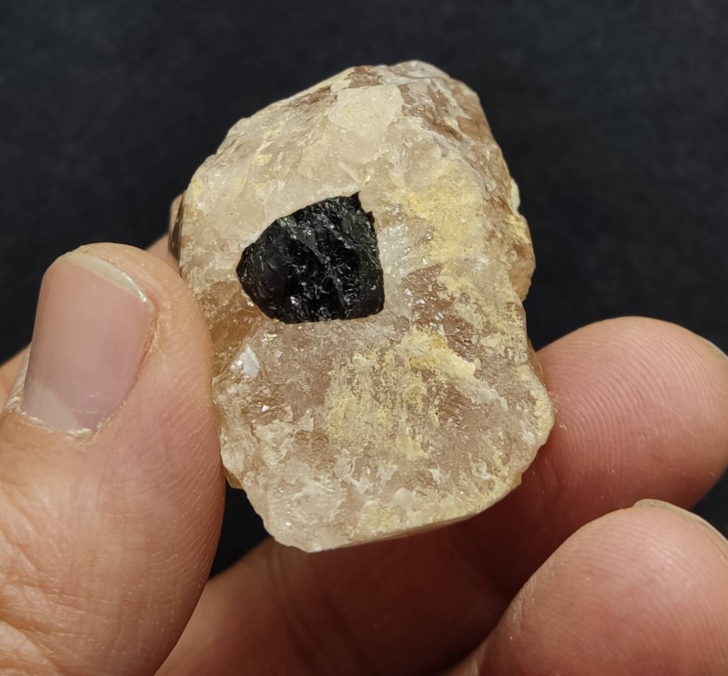 Single beautiful terminated peach color Topaz crystal 86 grams