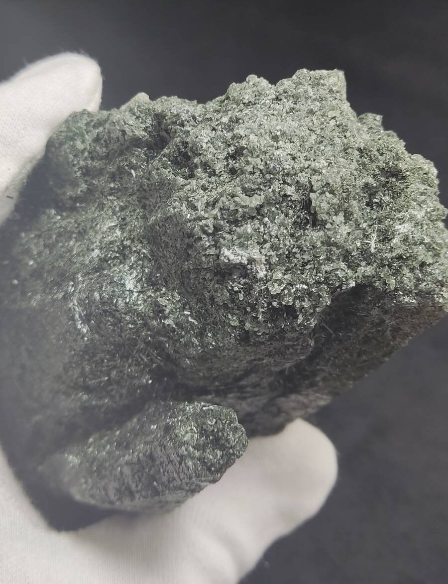 Large terminated Chlorite Quartz crystal 963 grams