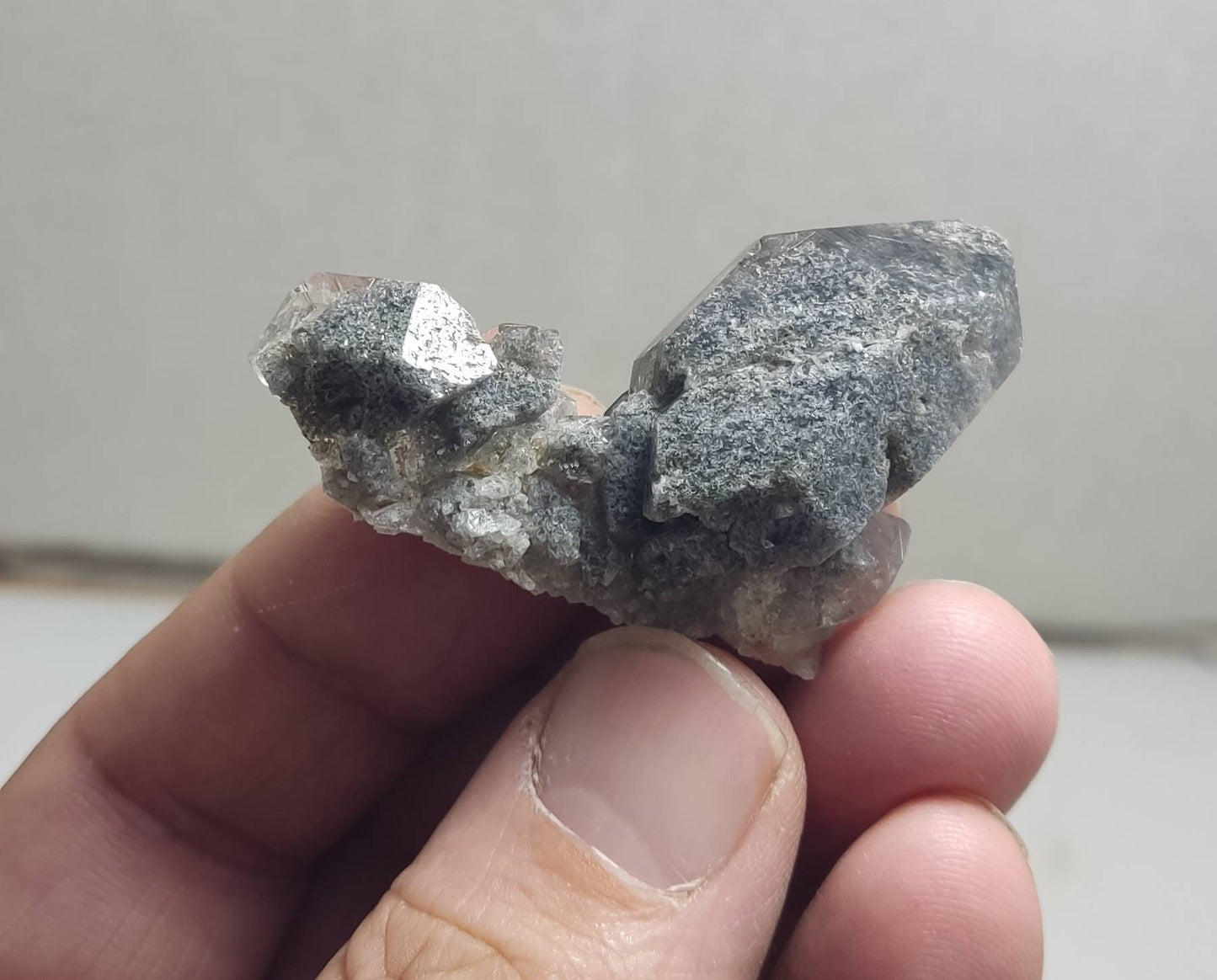 Terminated lodolite quartz 19 grams