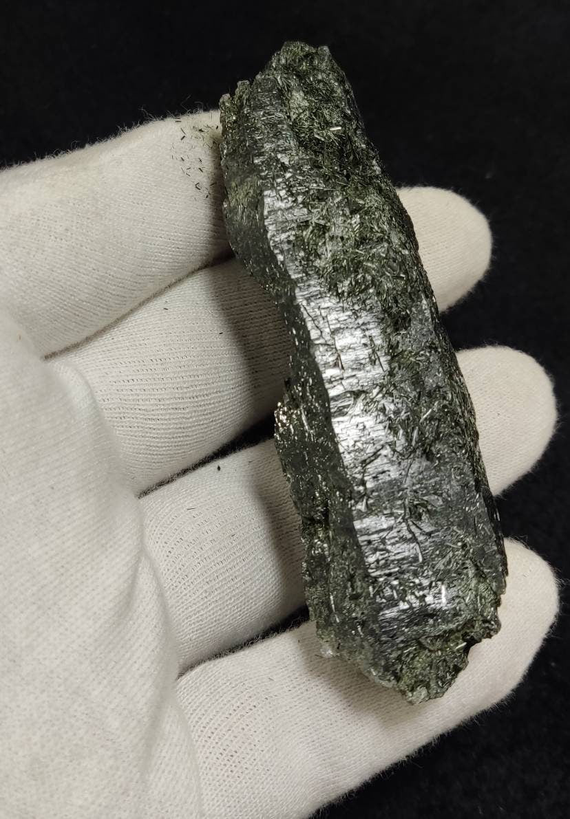 An Aesthetic Natural beautifully terminated Chlorite Quartz crystals specimen 93 grams