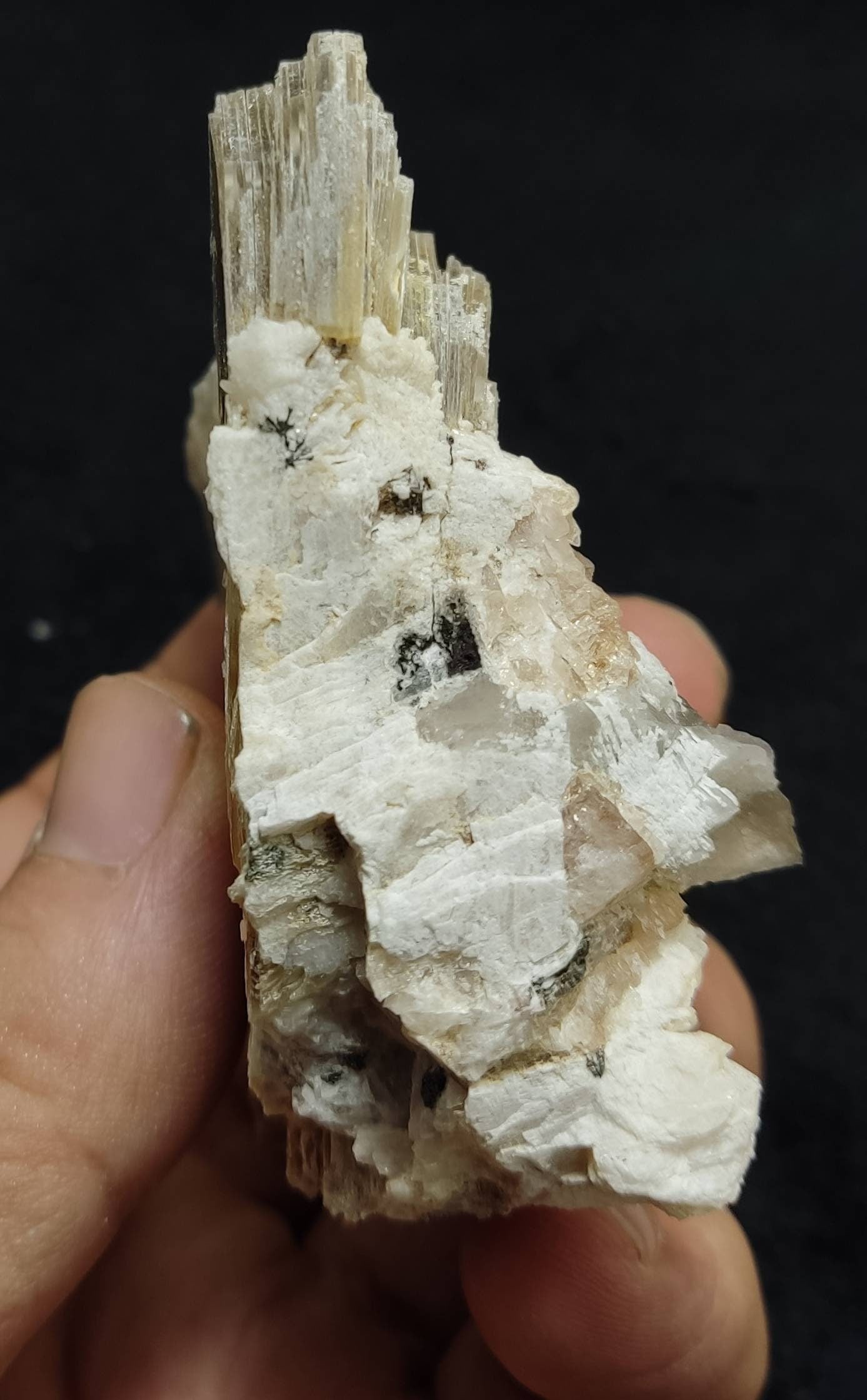 Mica variety muscovite 179 grams