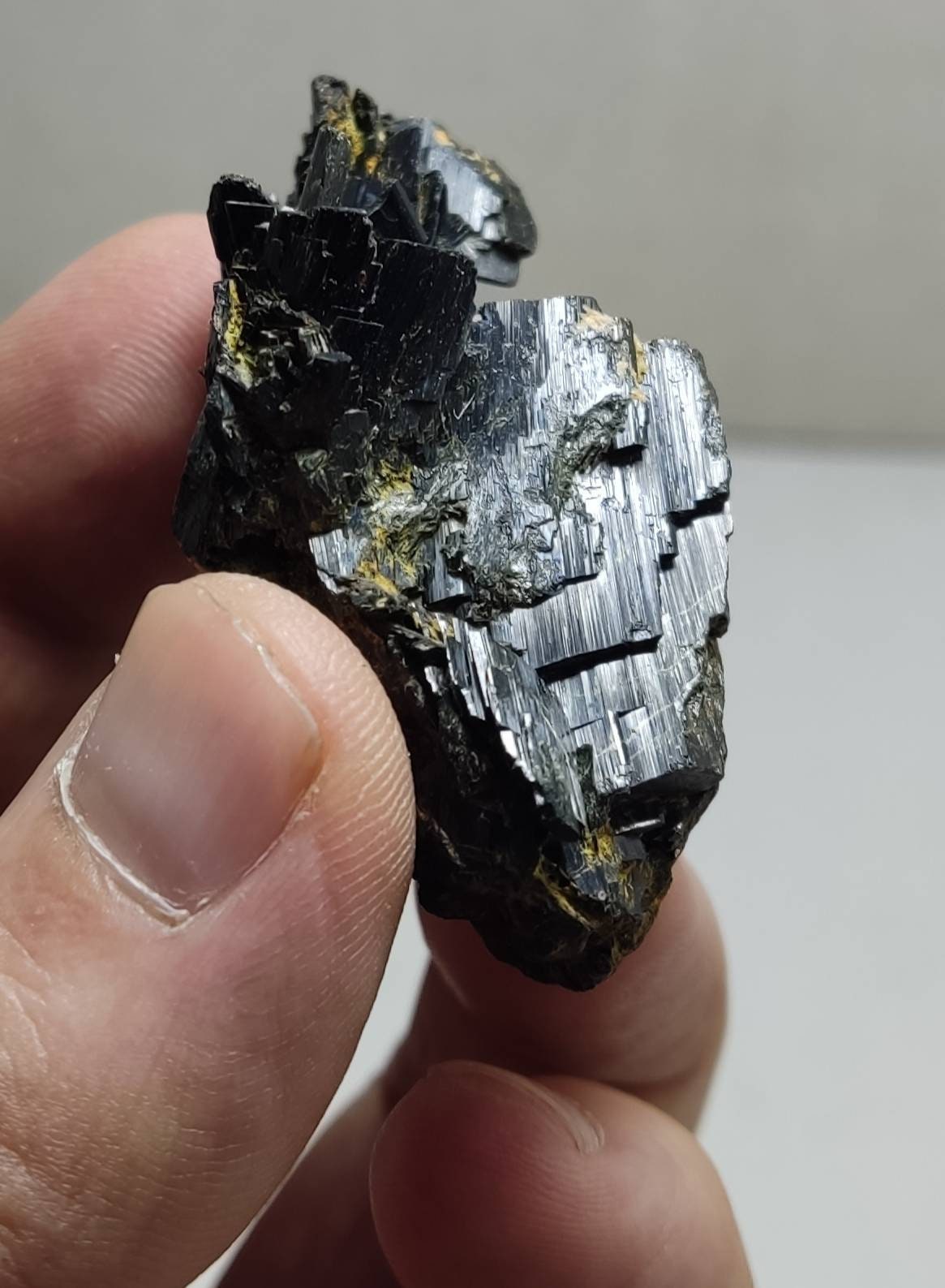 Single beautiful aesthetic aegirine crystals cluster specimen 45 grams