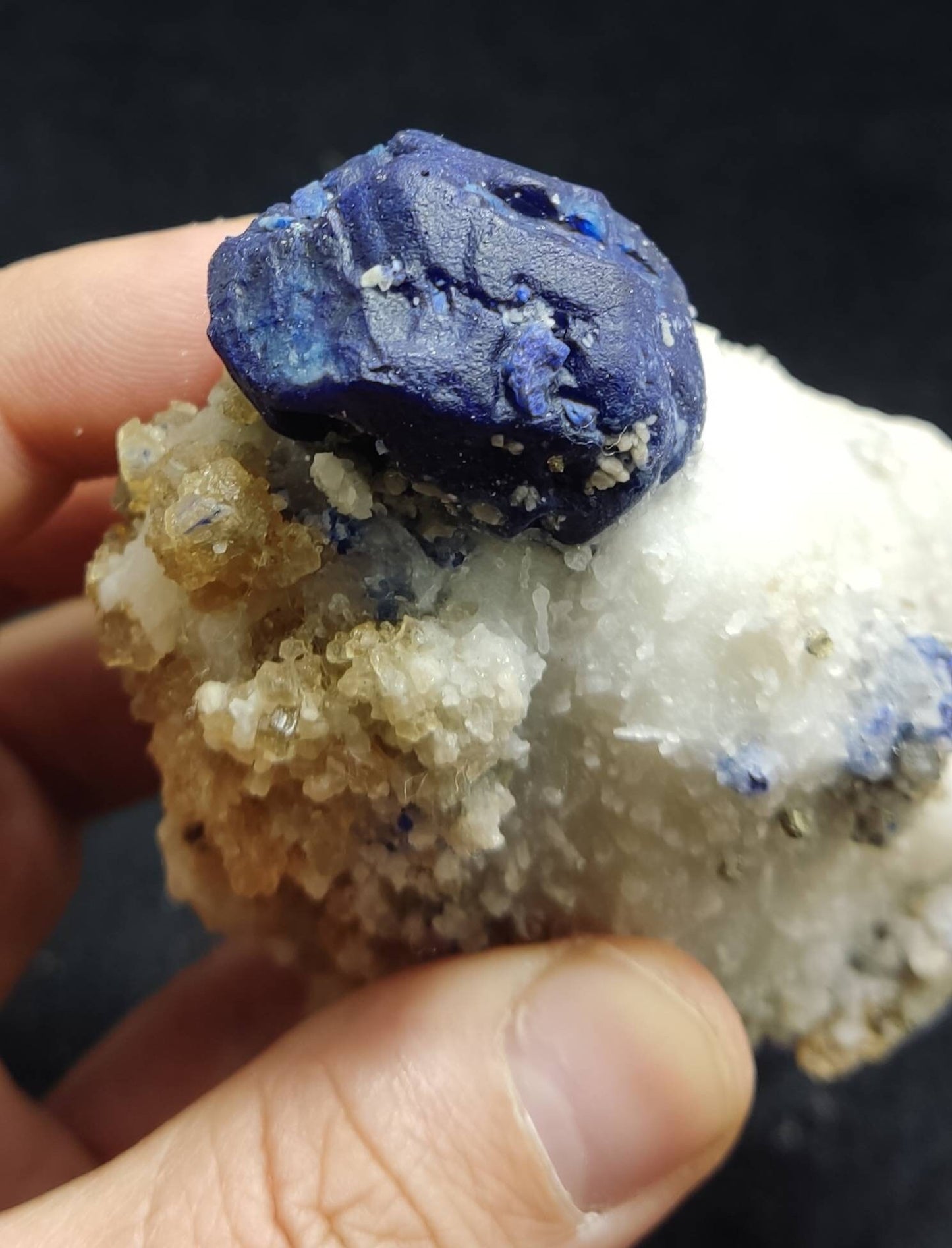 Amazing specimen of fluorescent Lazurite on matrix with mica 467 grams