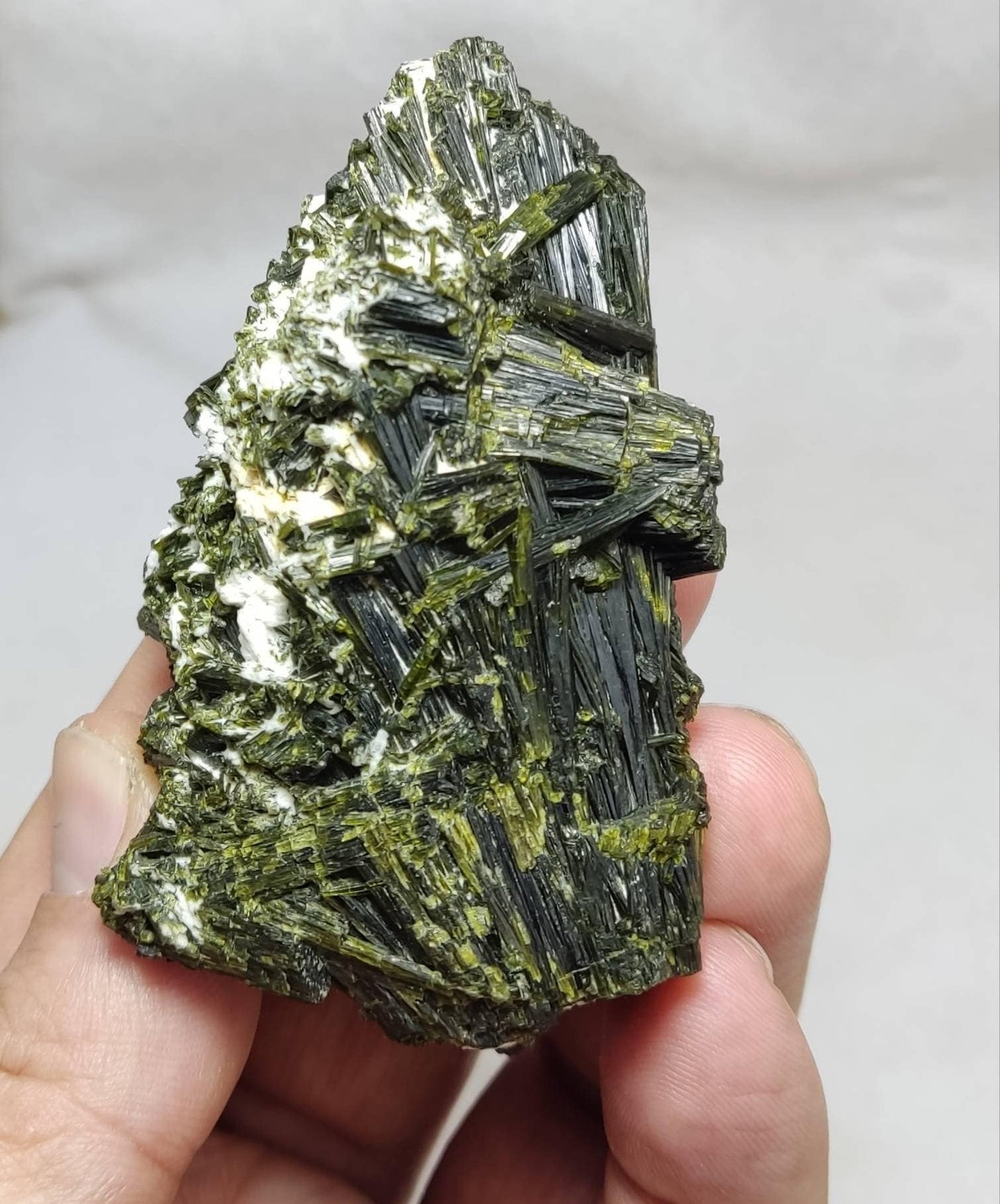 Lustrous Epidote spray type 148 grams