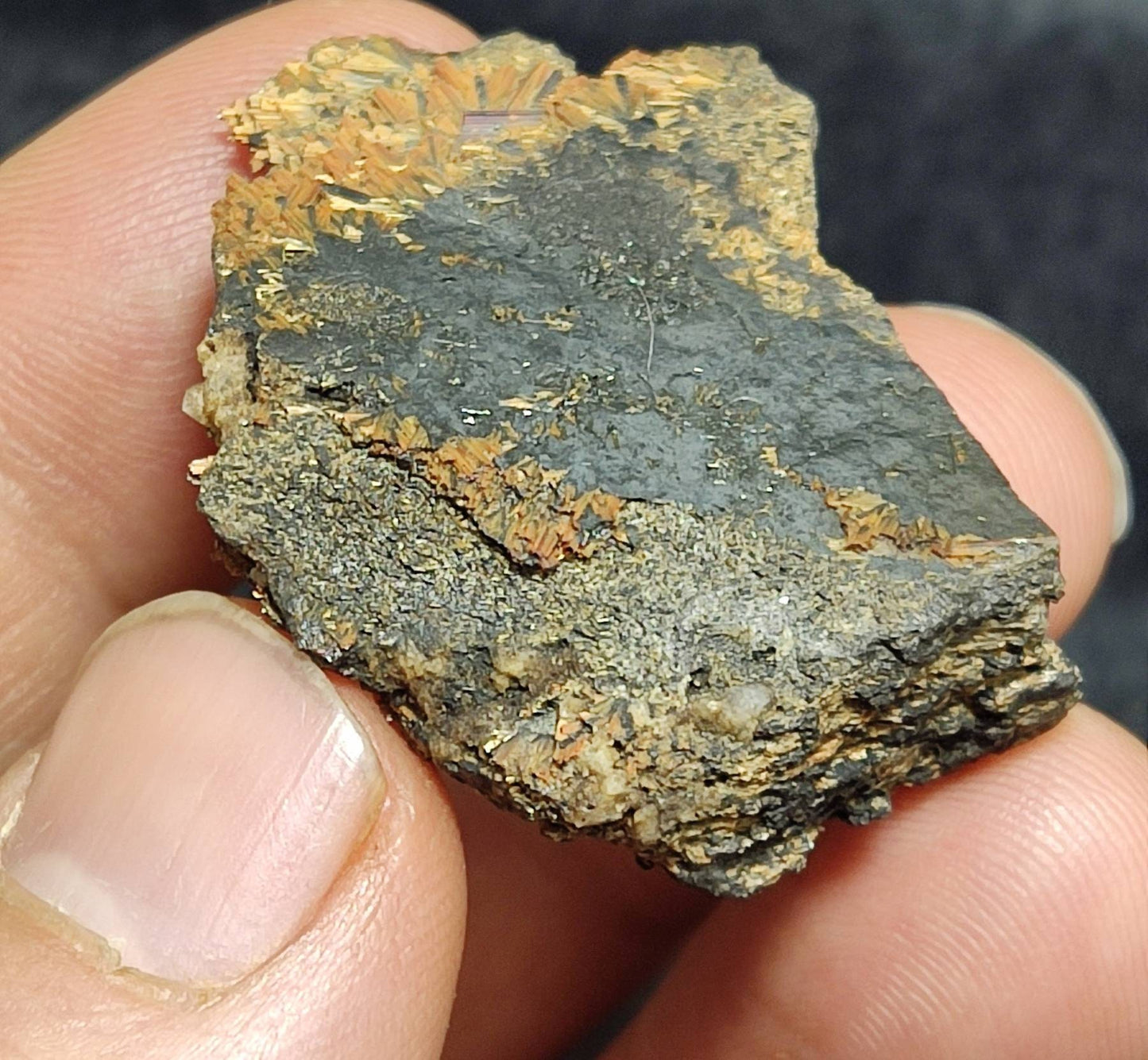 Rutile variety saginite on hematite 30 grams
