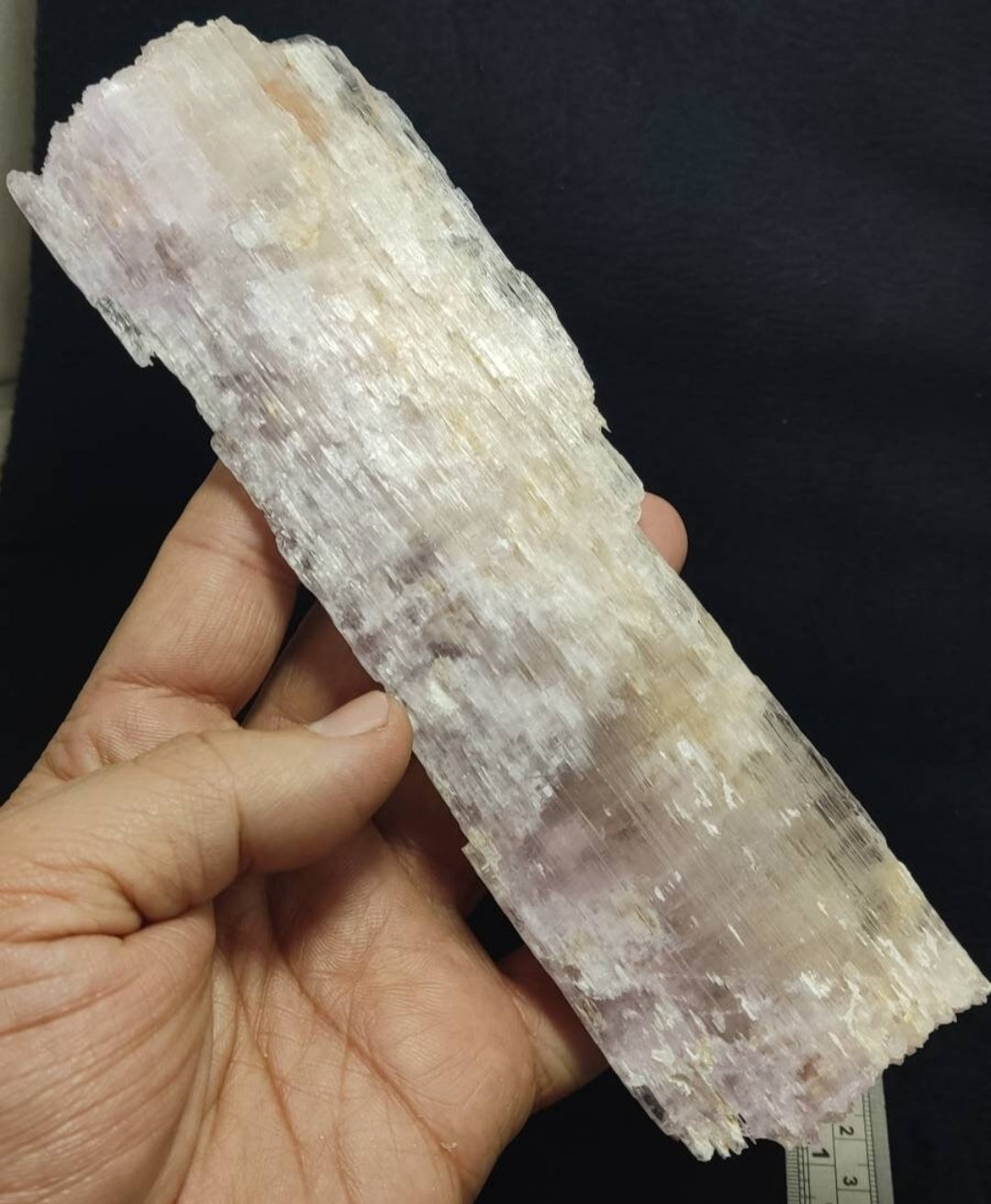 Spodumene & Kunzite Crystal Guide: Meaning, Formation, Varieties & Healing 💎💜
