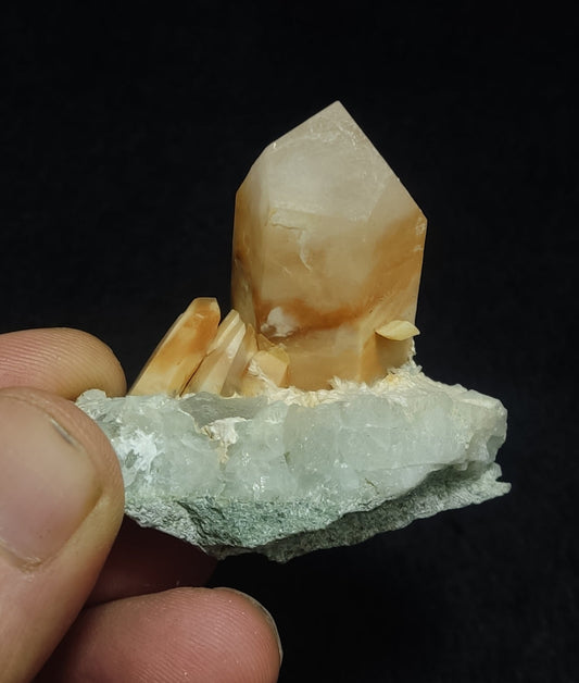Amphibole Minerals: Types, Formation & Natural Quartz Crystals