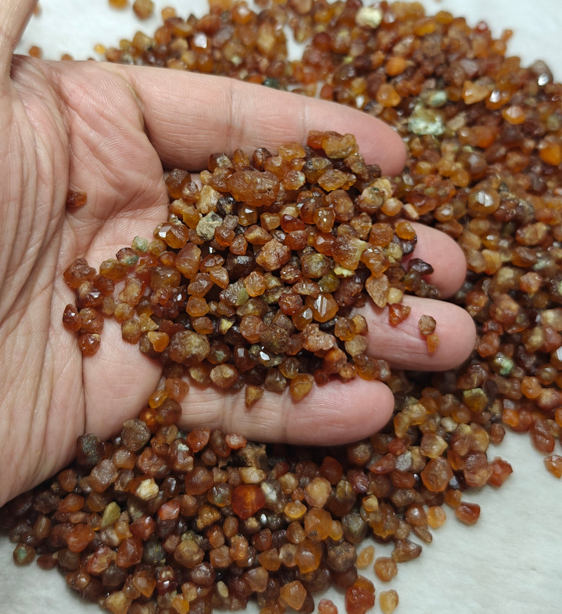 🌿 Grossular Garnet: Nature’s Green Gem of Healing & Beauty 🍀