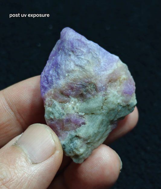 Natural highly Tenebrescent hackmanite 24 grams| Rare Mineral Specimens