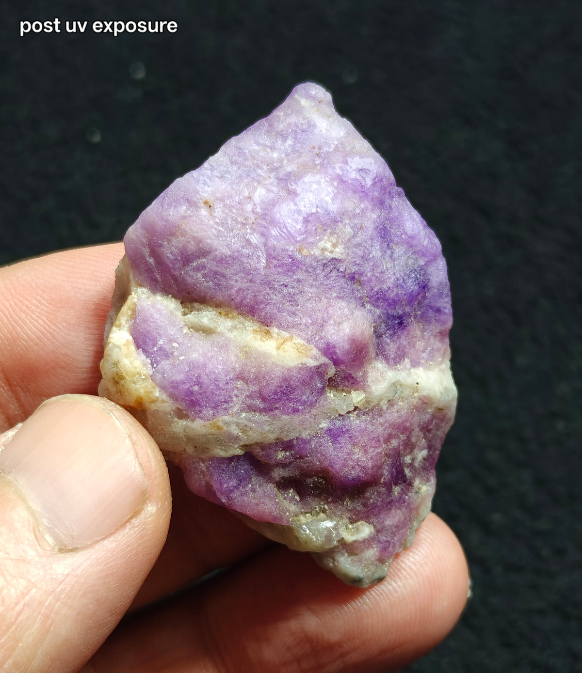 Natural highly Tenebrescent hackmanite 24 grams| Rare Mineral Specimens
