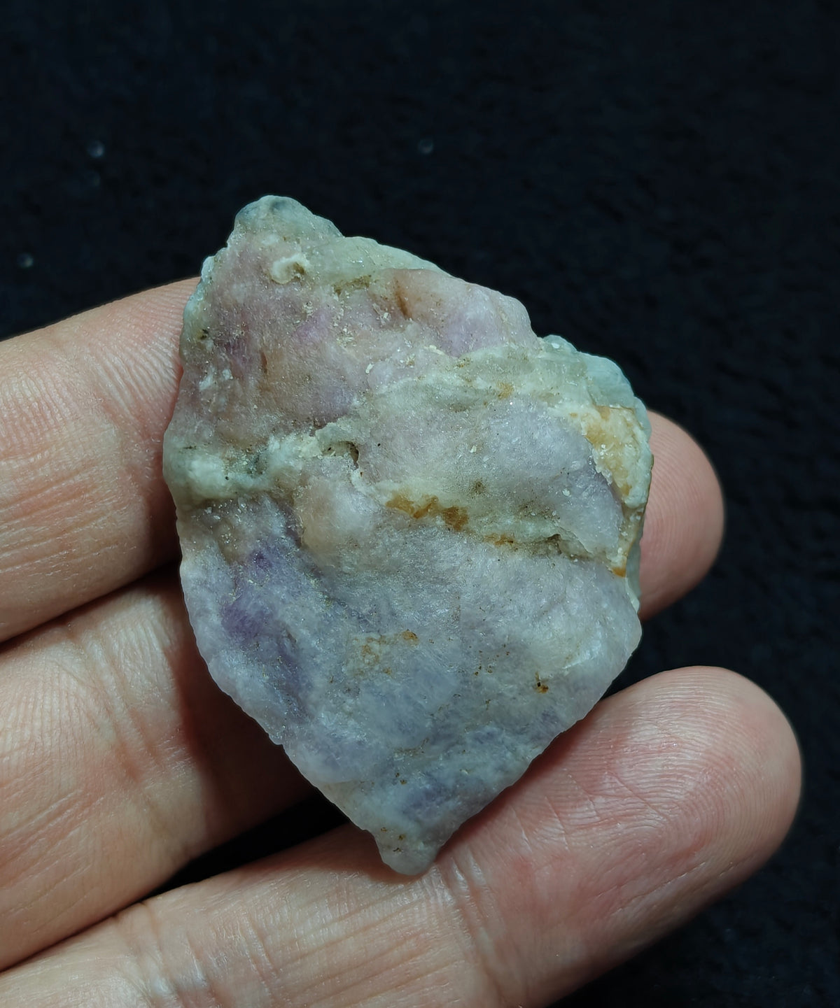 Natural highly Tenebrescent hackmanite 24 grams| Rare Mineral Specimens