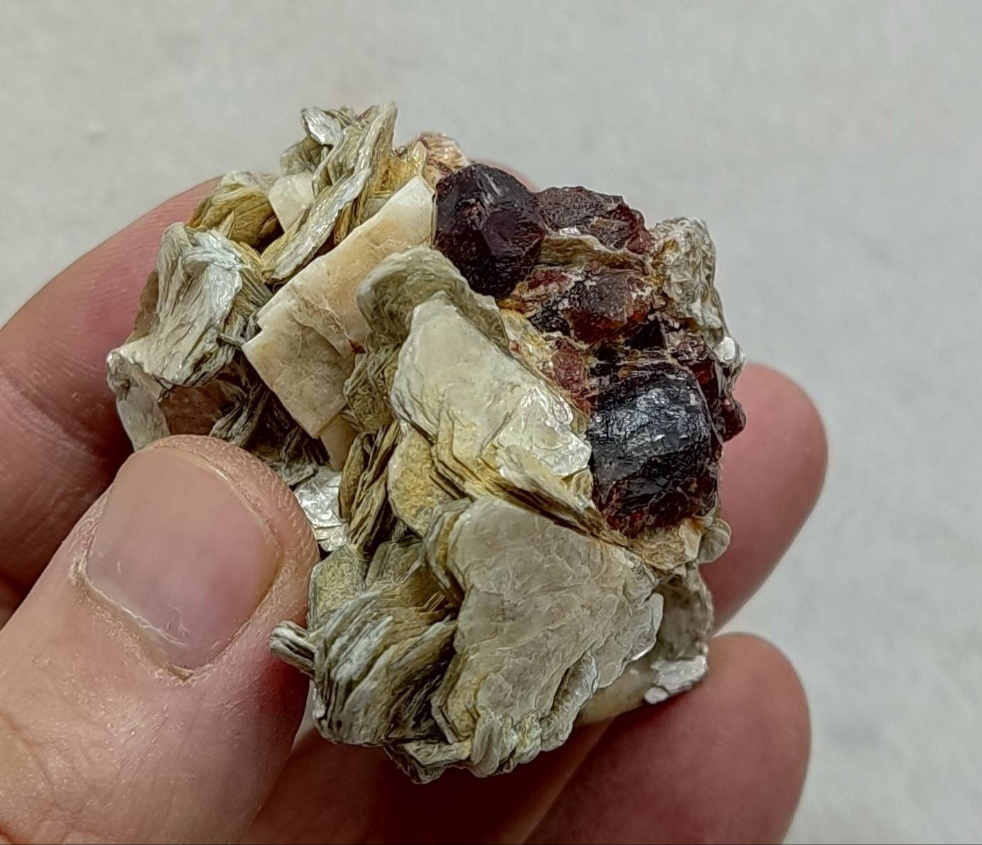 Spessartine Garnet crystals on matrix with mica 113 grams