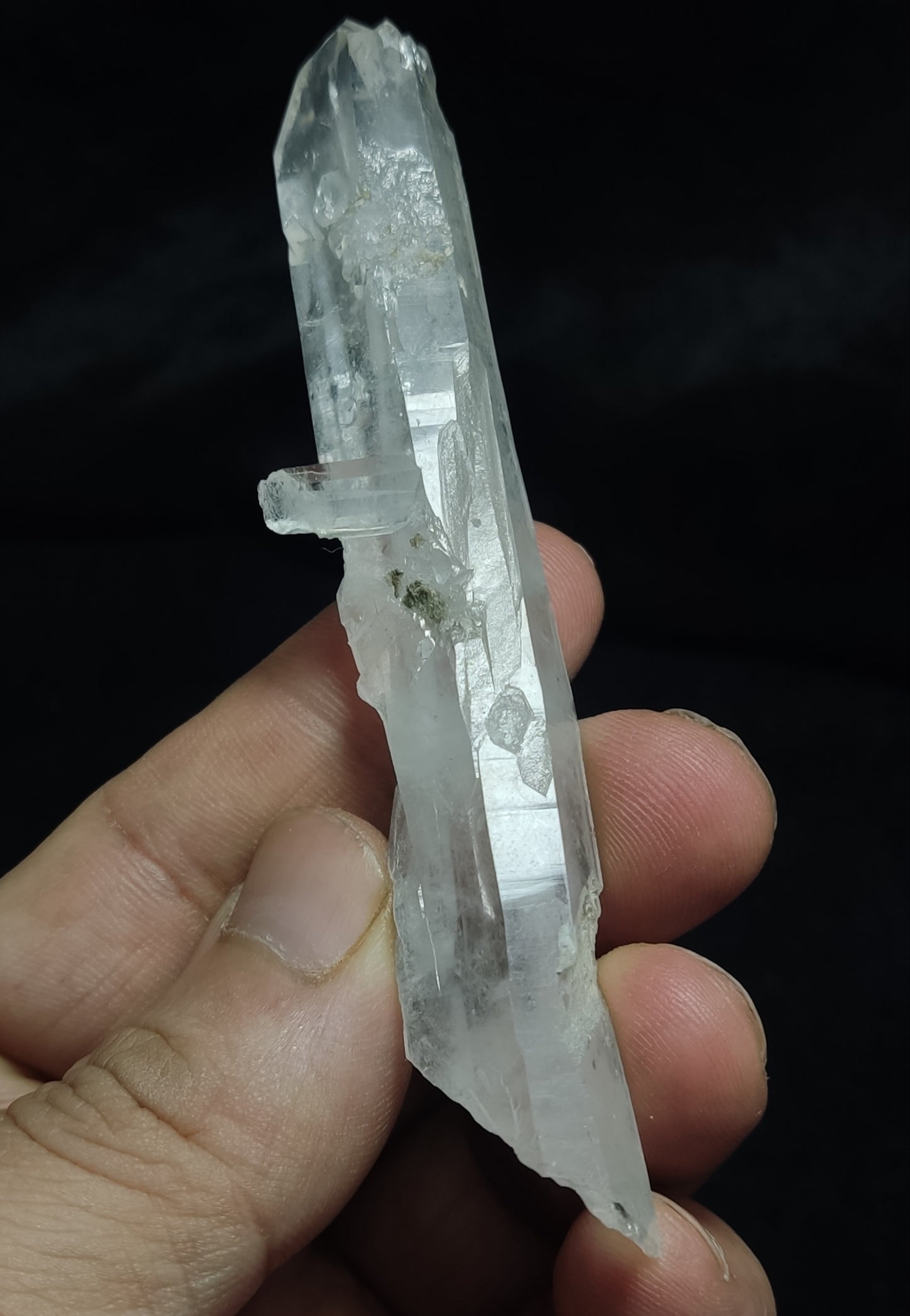 Clear faden quartz crystal 46 grams