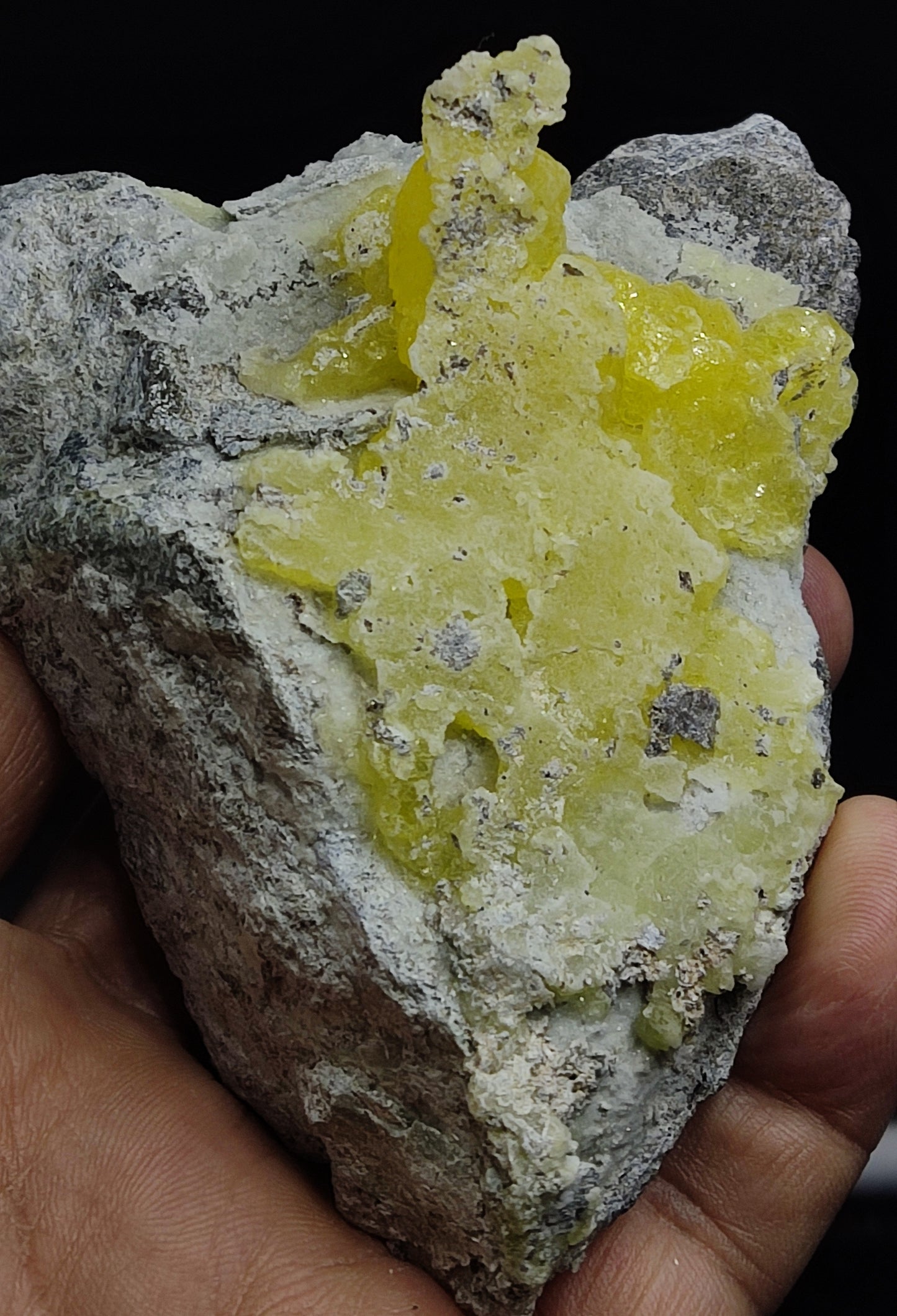 Natural Yellow brucite on Matrix with Chromite 316 grams