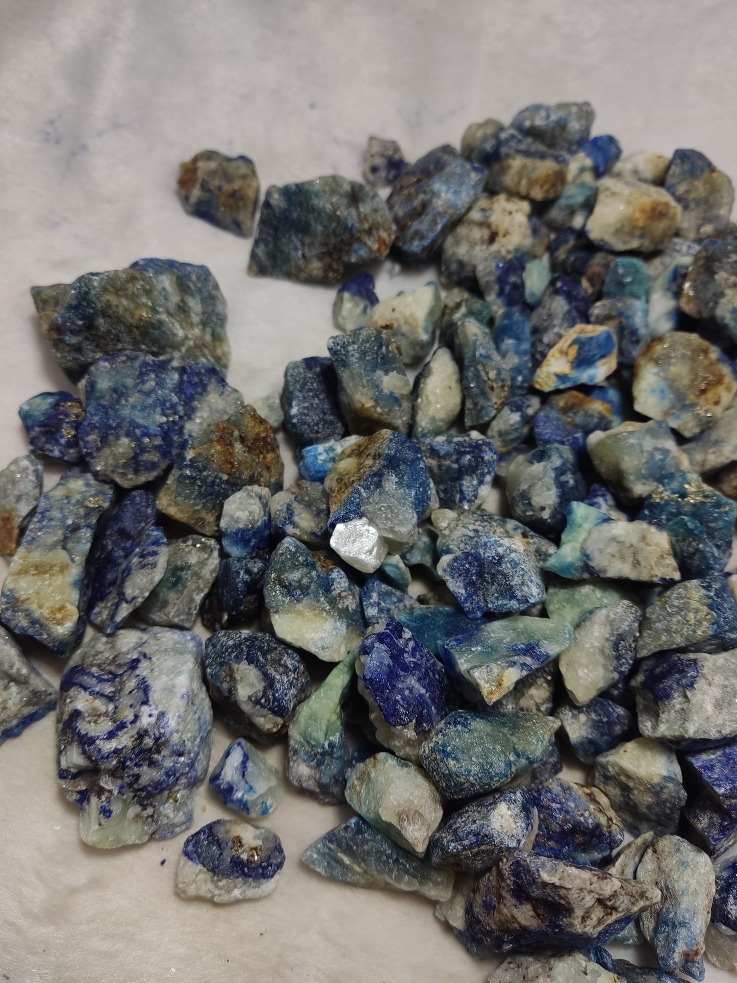 Sodalite/Afghanite fluorescent natural collection 1200 grams