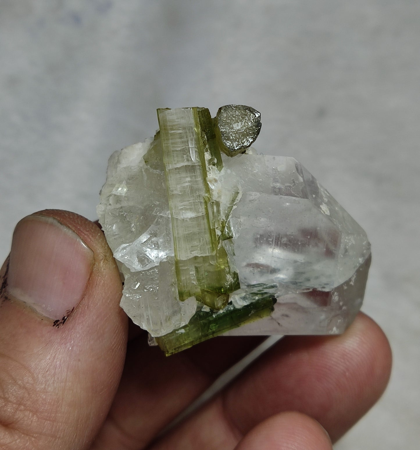 Natural green tourmaline with quartz 34 grams
