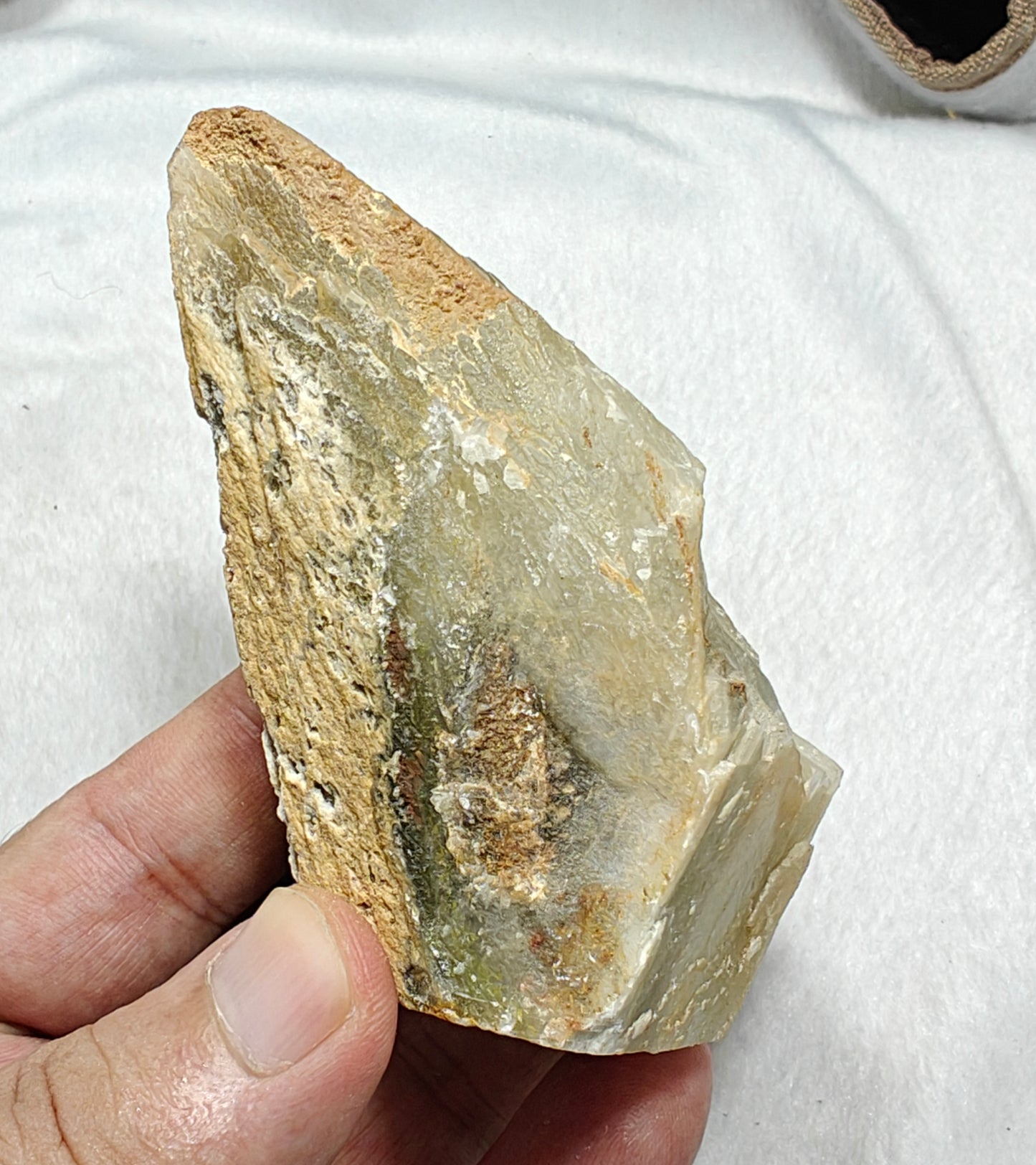 Naturally terminated Dogteeth Calcite Crystal 274 grams