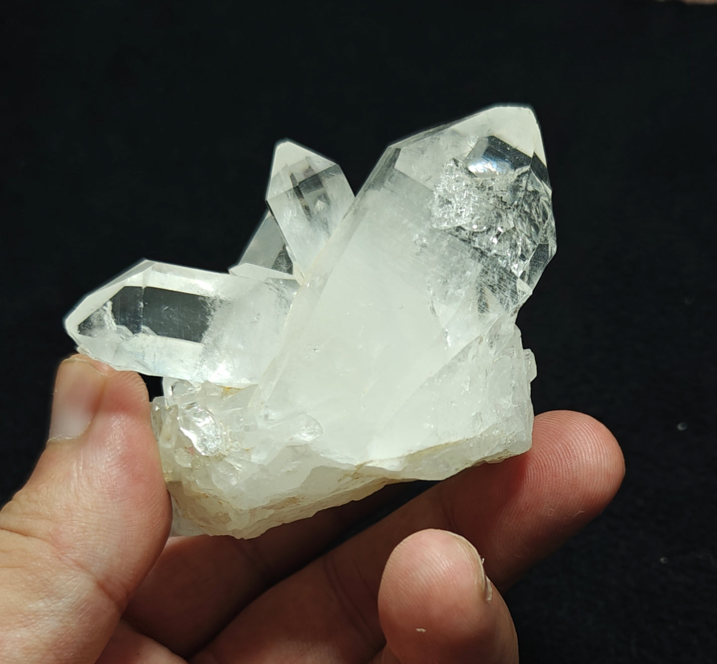 An amazing specimen of terminated Quartz Crystals cluster 187 grams