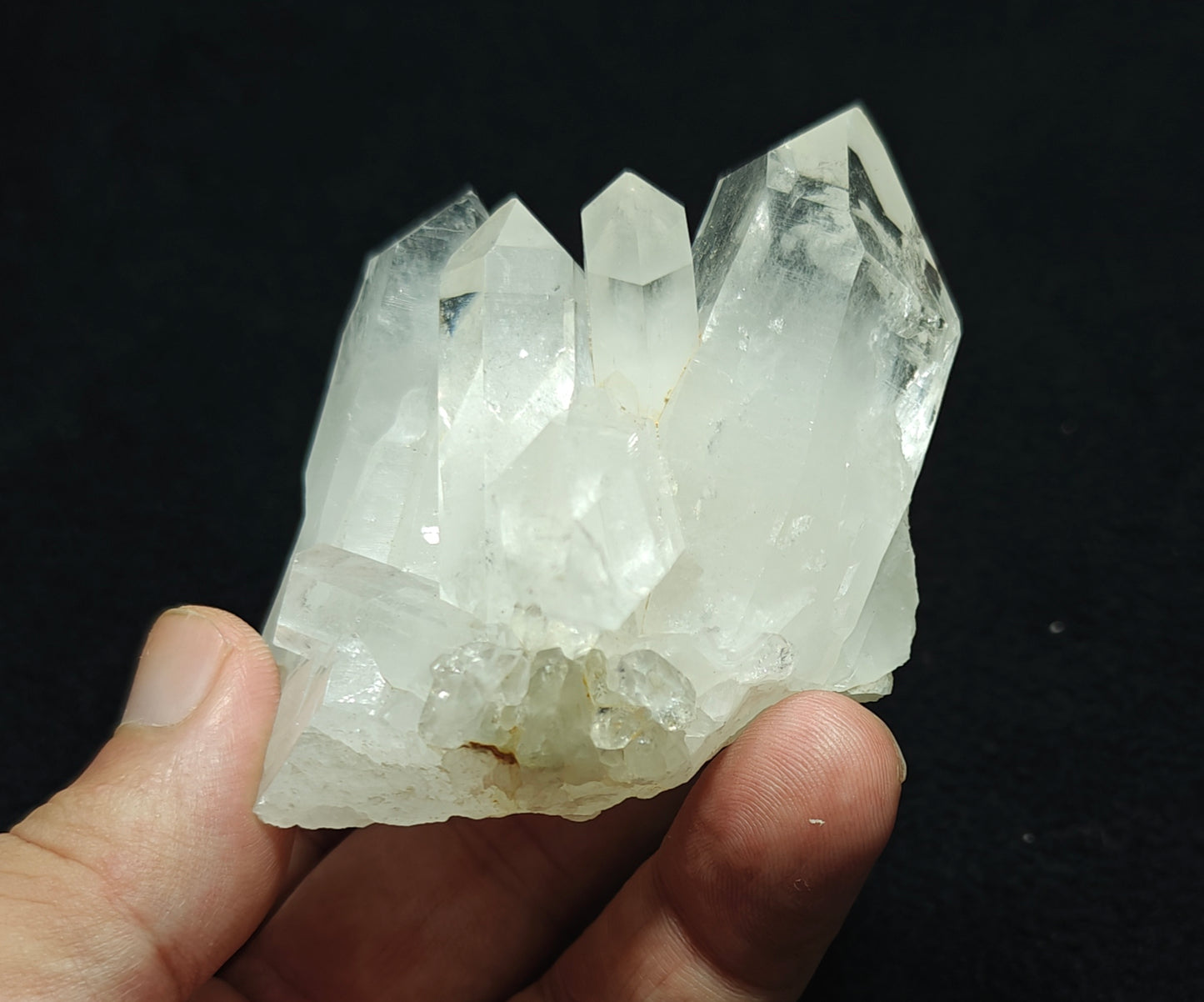 An amazing specimen of terminated Quartz Crystals cluster 187 grams